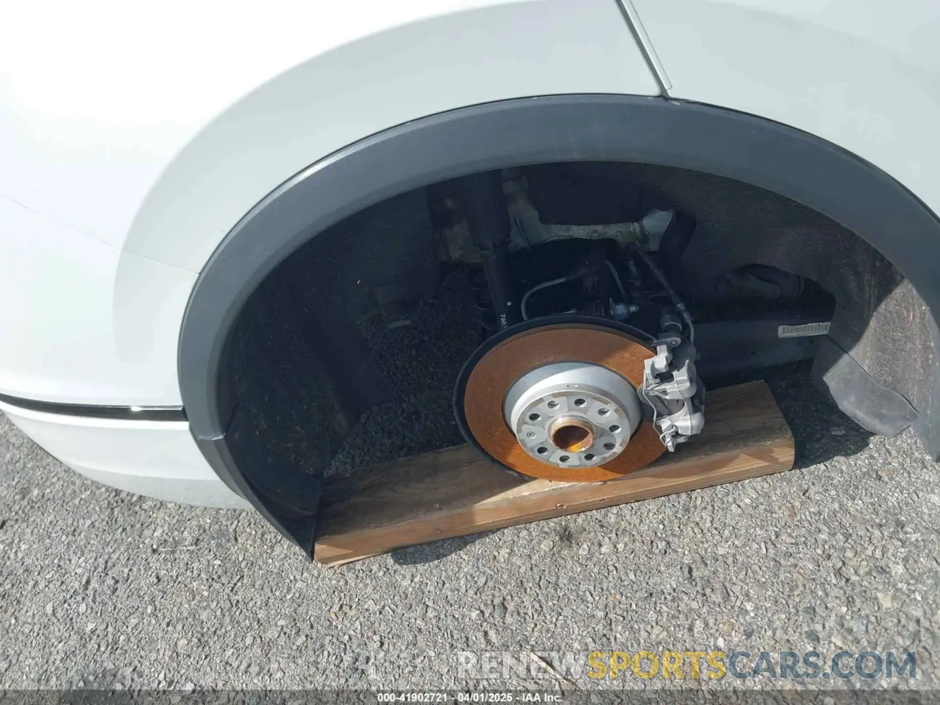 18 Photograph of a damaged car 3VVCB7AX3PM133002 VOLKSWAGEN TIGUAN 2023