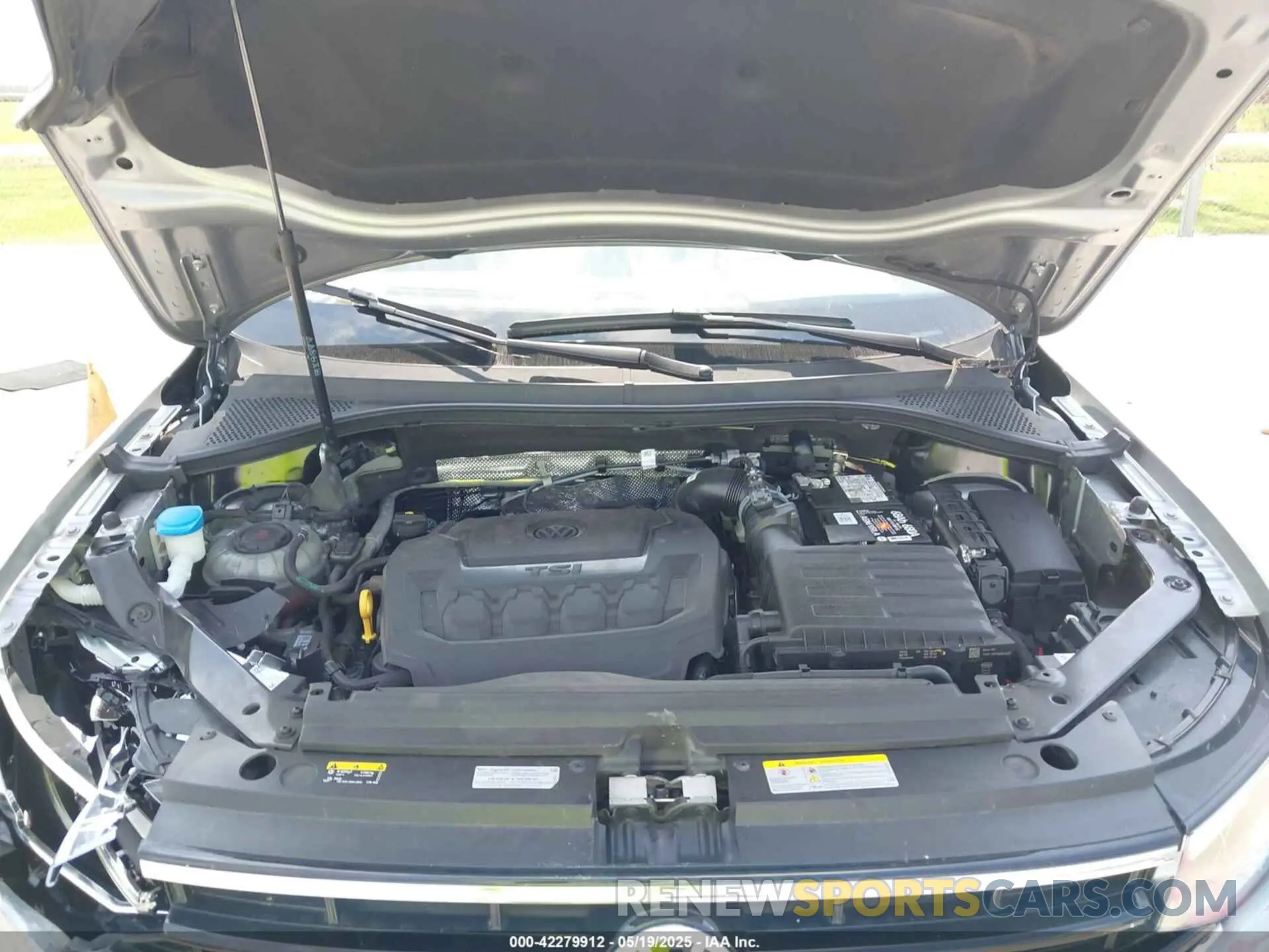 10 Photograph of a damaged car 3VVCB7AX5PM064412 VOLKSWAGEN TIGUAN 2023