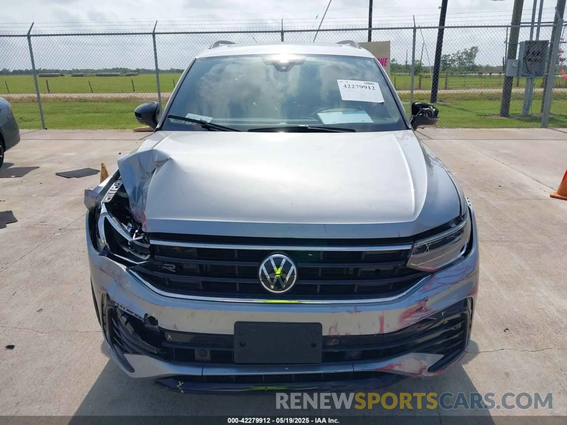12 Photograph of a damaged car 3VVCB7AX5PM064412 VOLKSWAGEN TIGUAN 2023