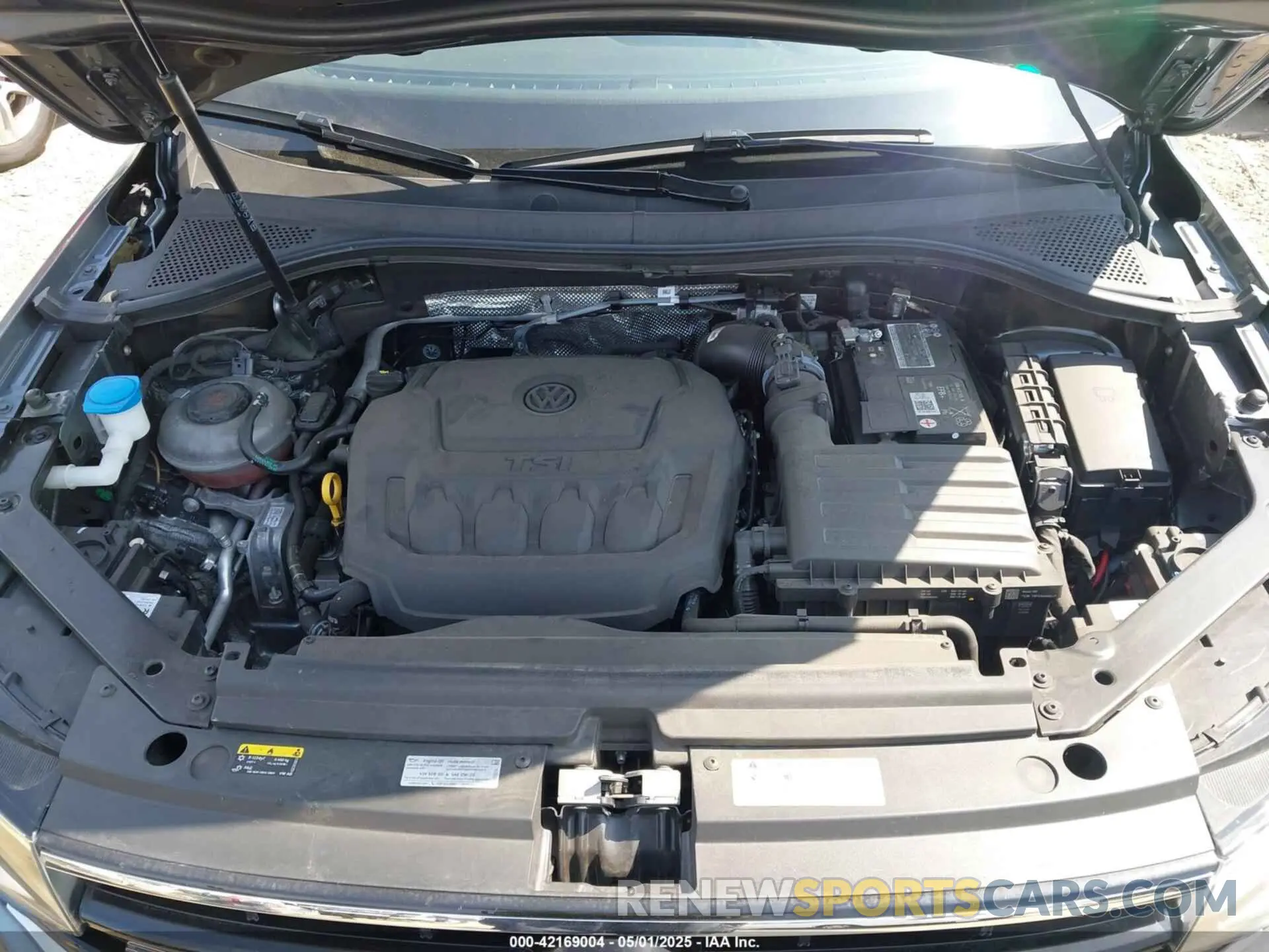 10 Photograph of a damaged car 3VVCB7AX8PM036684 VOLKSWAGEN TIGUAN 2023