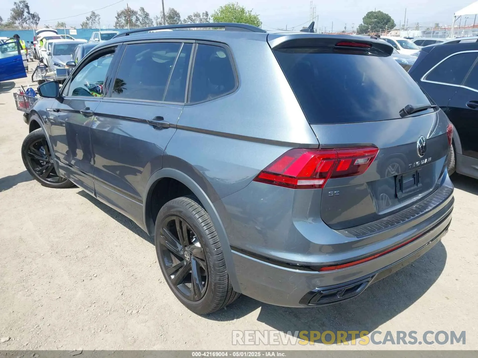 3 Photograph of a damaged car 3VVCB7AX8PM036684 VOLKSWAGEN TIGUAN 2023
