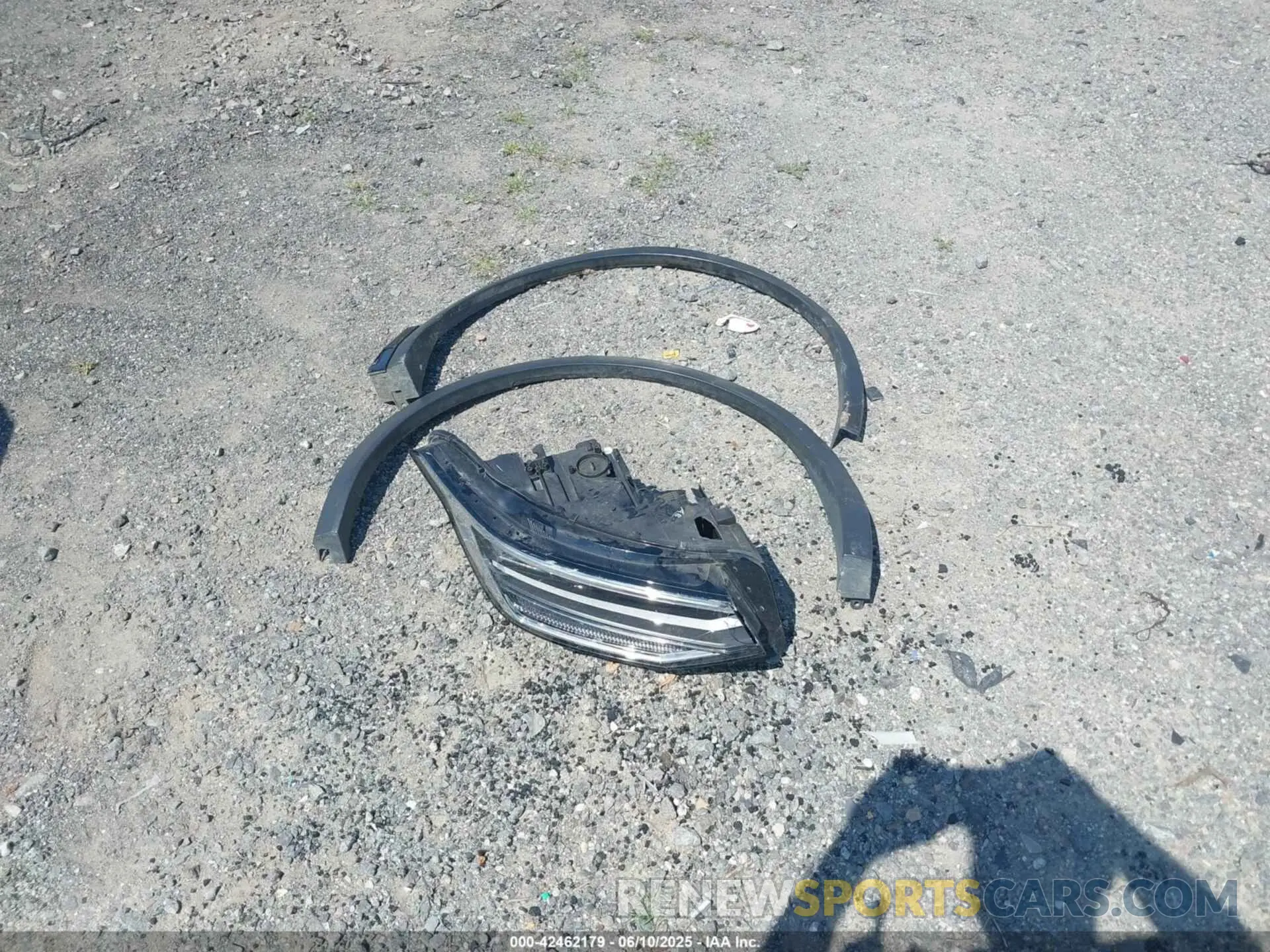 12 Photograph of a damaged car 3VVCB7AXXPM129898 VOLKSWAGEN TIGUAN 2023