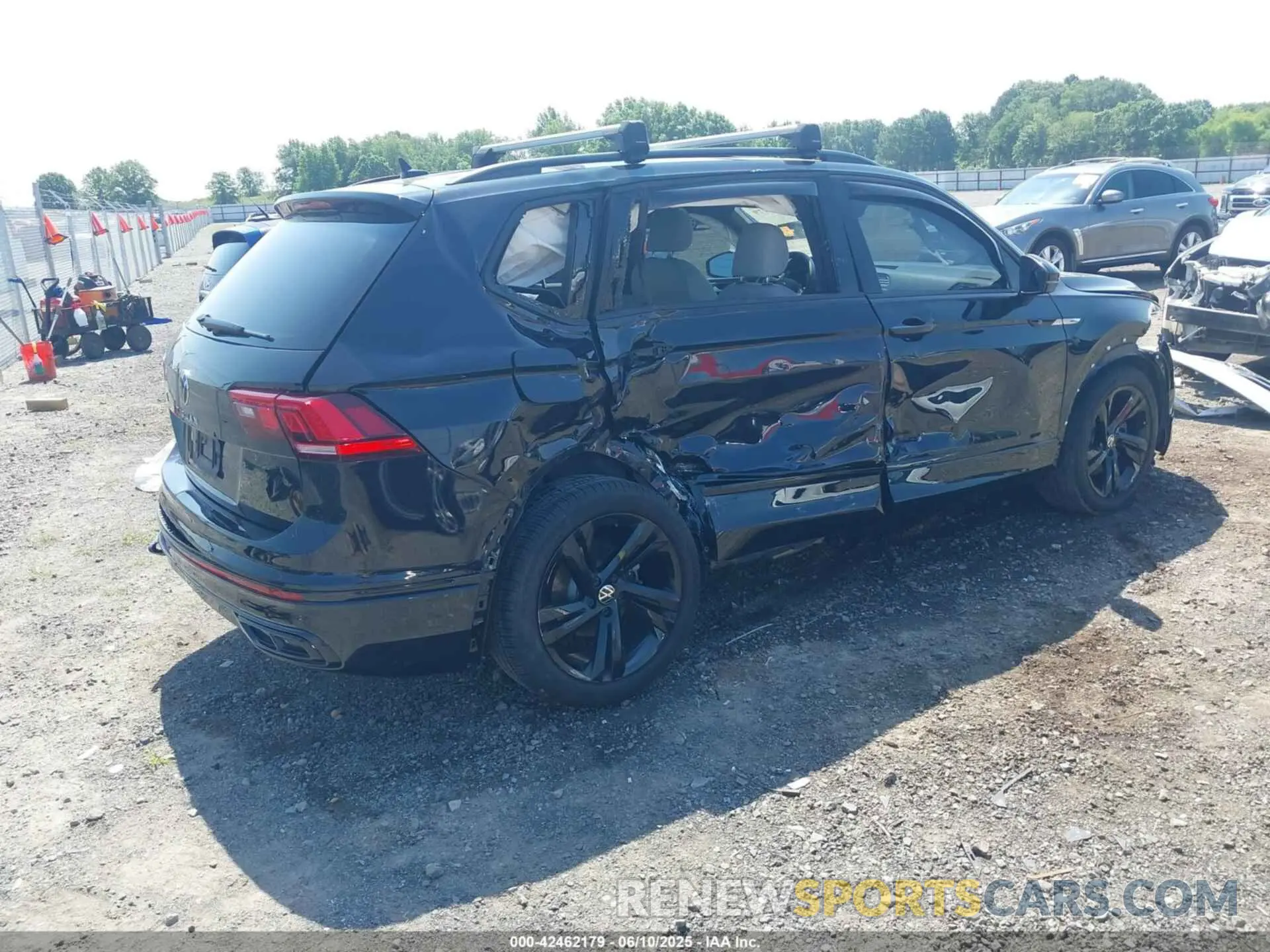 4 Photograph of a damaged car 3VVCB7AXXPM129898 VOLKSWAGEN TIGUAN 2023