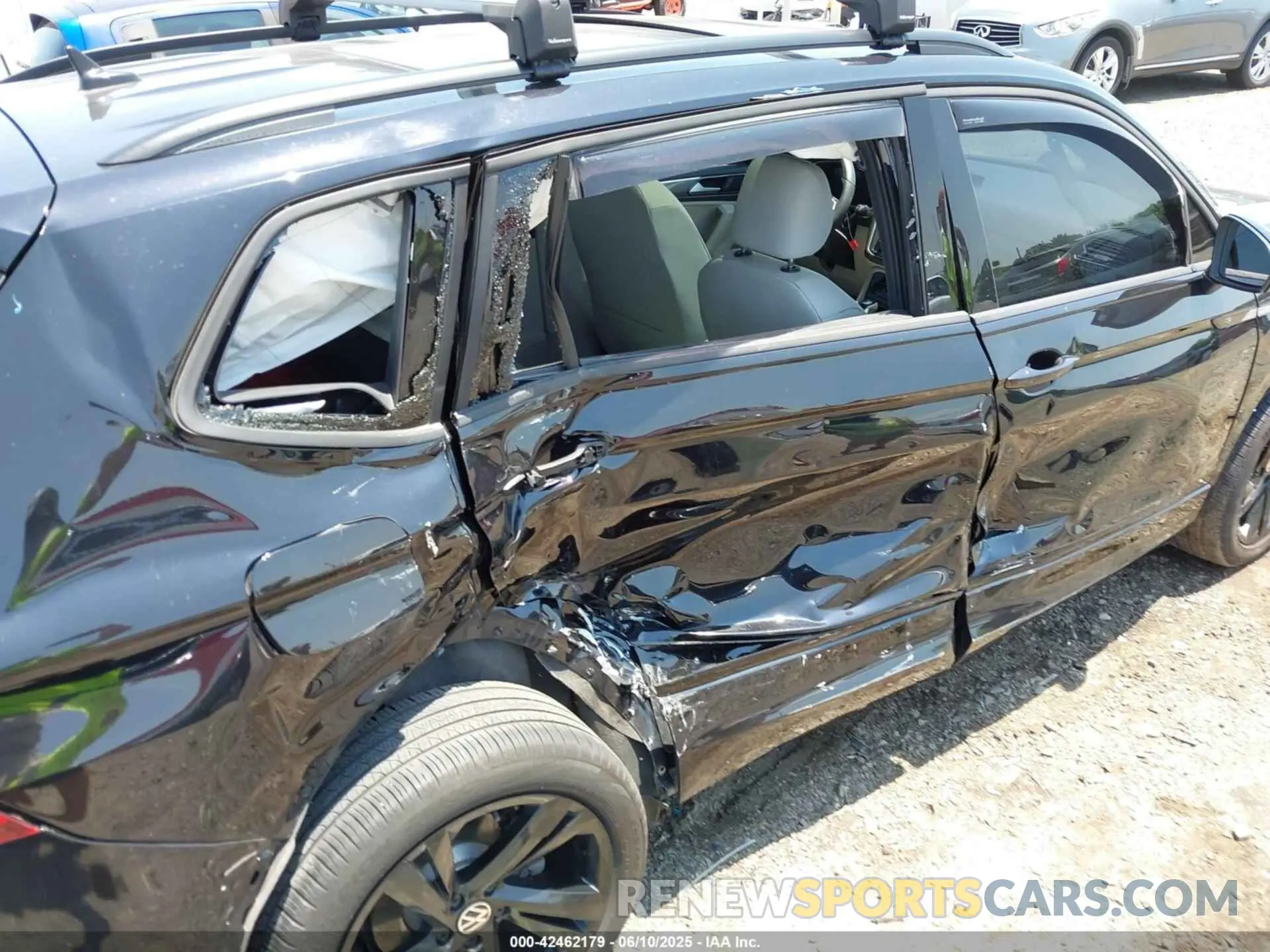 6 Photograph of a damaged car 3VVCB7AXXPM129898 VOLKSWAGEN TIGUAN 2023