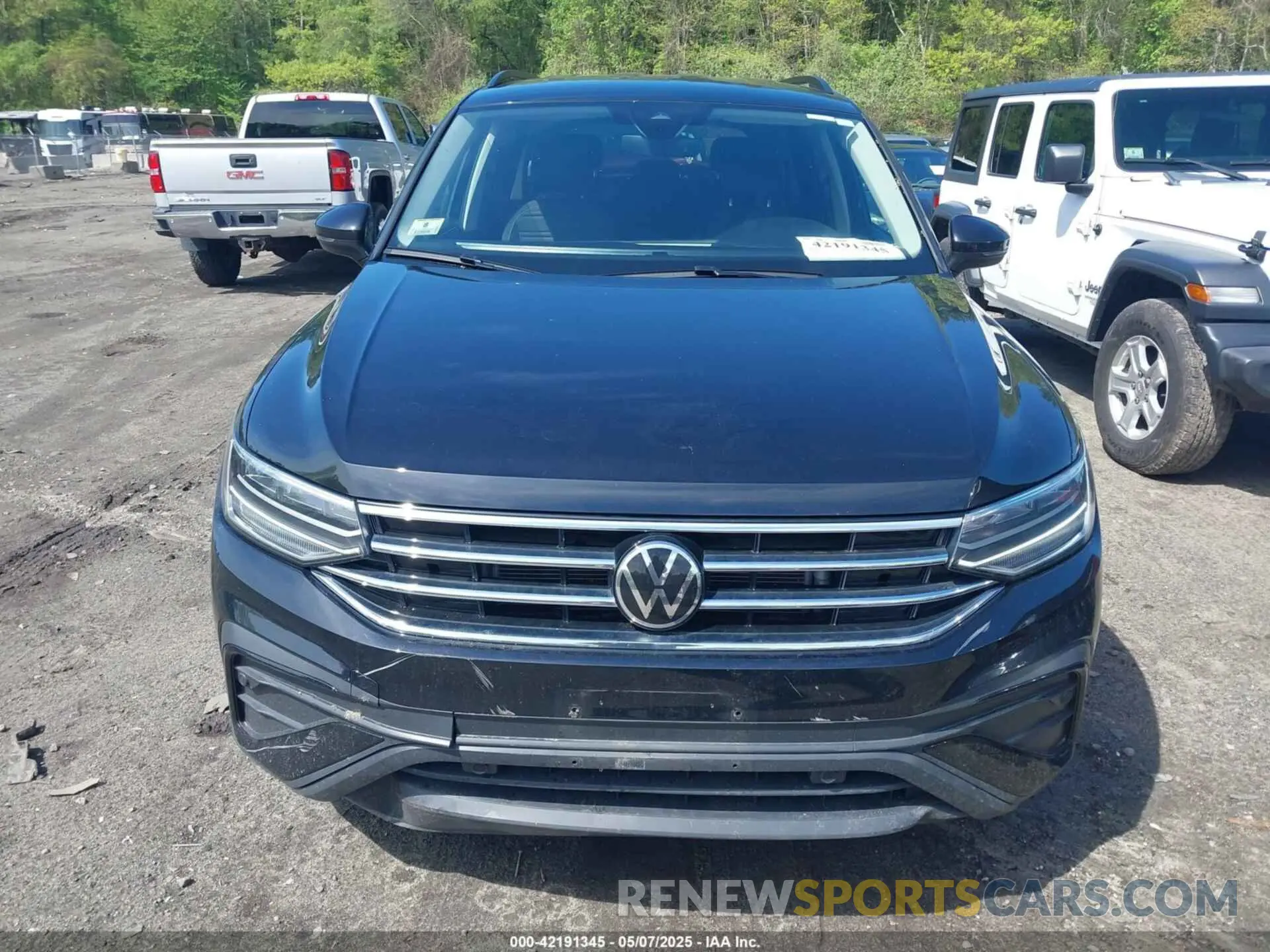 12 Photograph of a damaged car 3VVFB7AX3PM118612 VOLKSWAGEN TIGUAN 2023