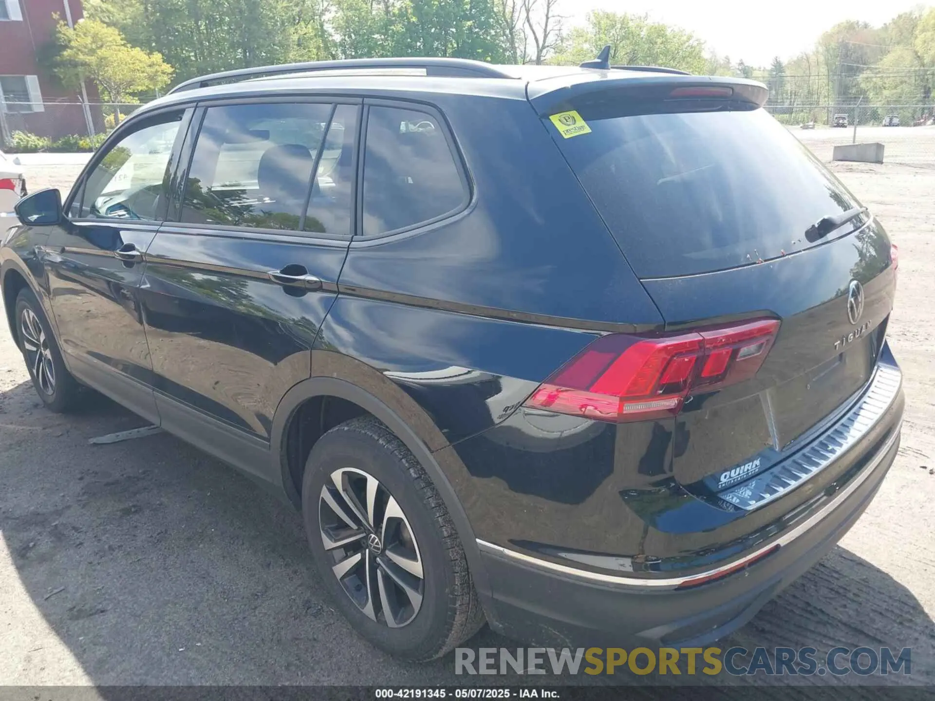3 Photograph of a damaged car 3VVFB7AX3PM118612 VOLKSWAGEN TIGUAN 2023
