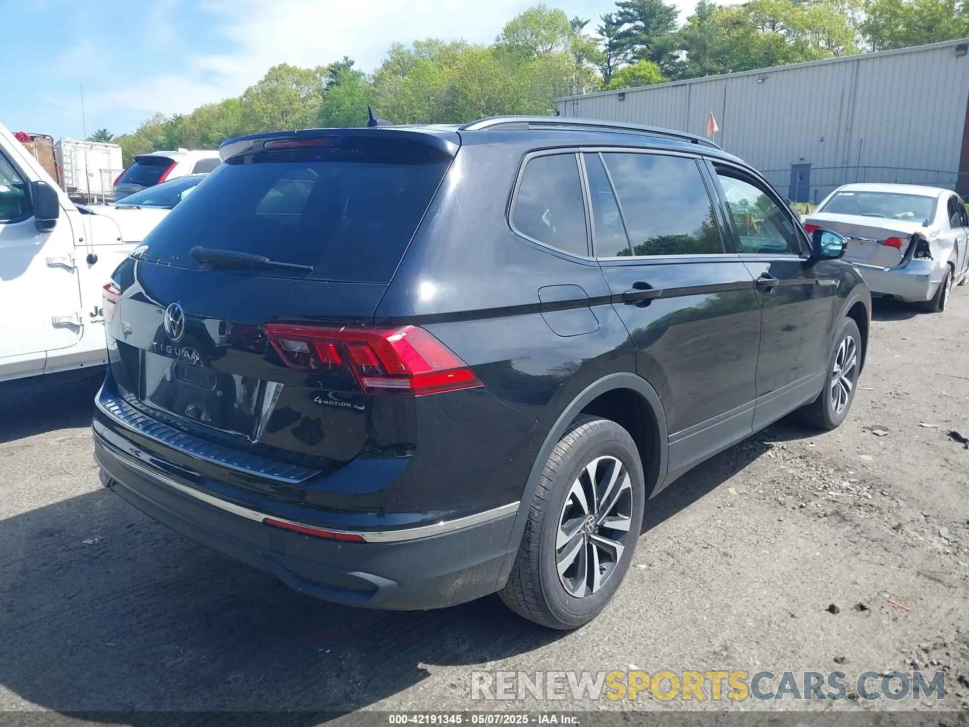 4 Photograph of a damaged car 3VVFB7AX3PM118612 VOLKSWAGEN TIGUAN 2023