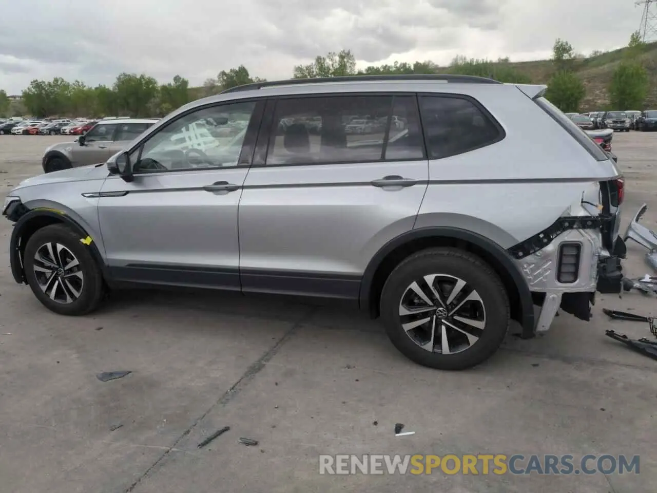 2 Photograph of a damaged car 3VVFB7AXXPM103928 VOLKSWAGEN TIGUAN 2023