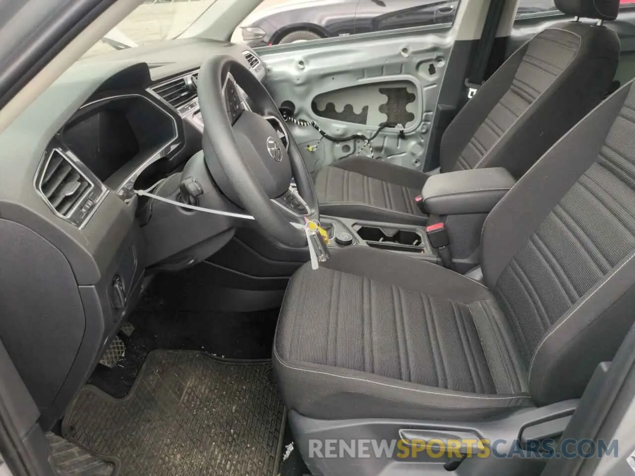 7 Photograph of a damaged car 3VVFB7AXXPM103928 VOLKSWAGEN TIGUAN 2023