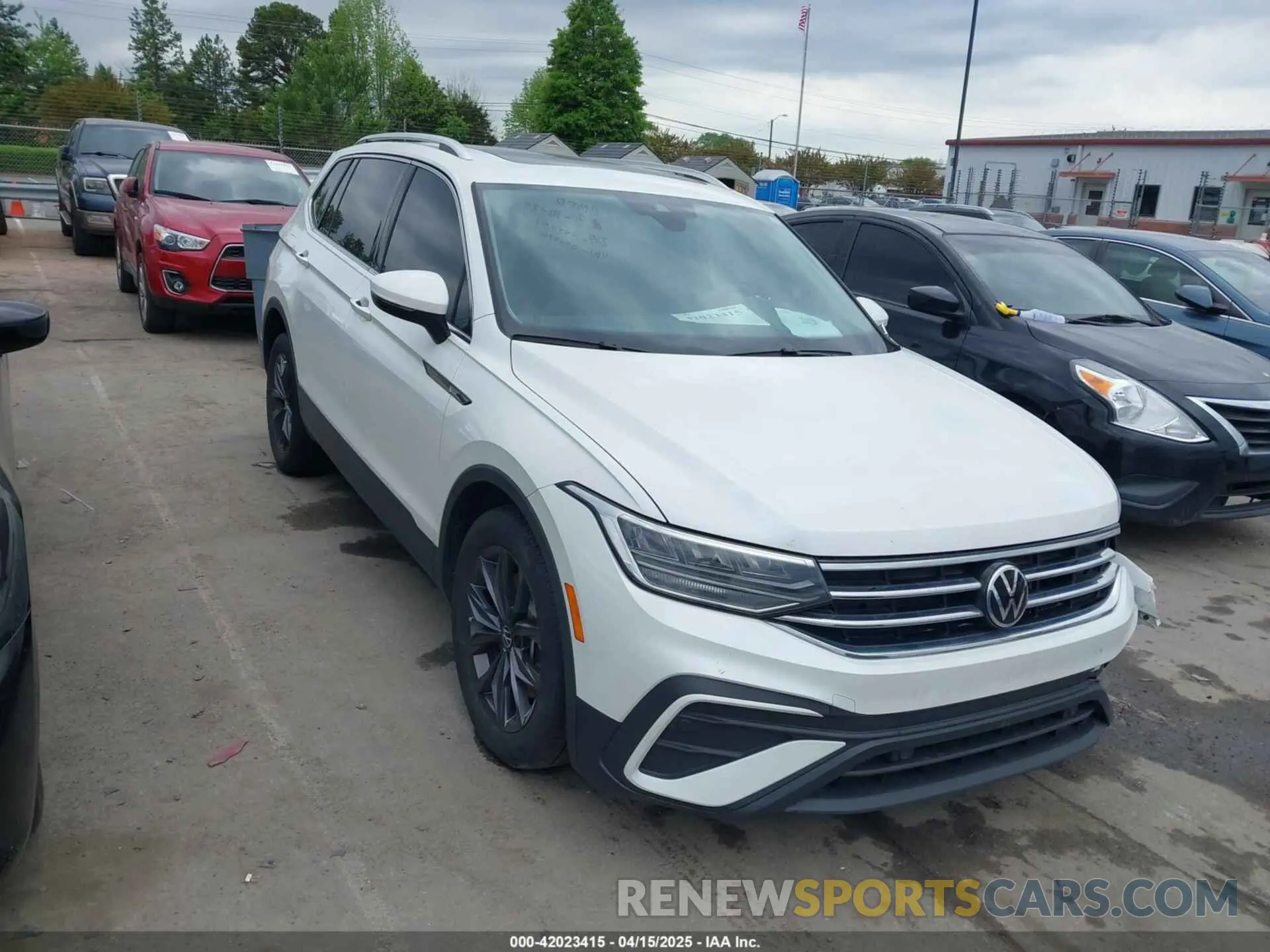 1 Photograph of a damaged car 3VVMB7AX0PM036876 VOLKSWAGEN TIGUAN 2023
