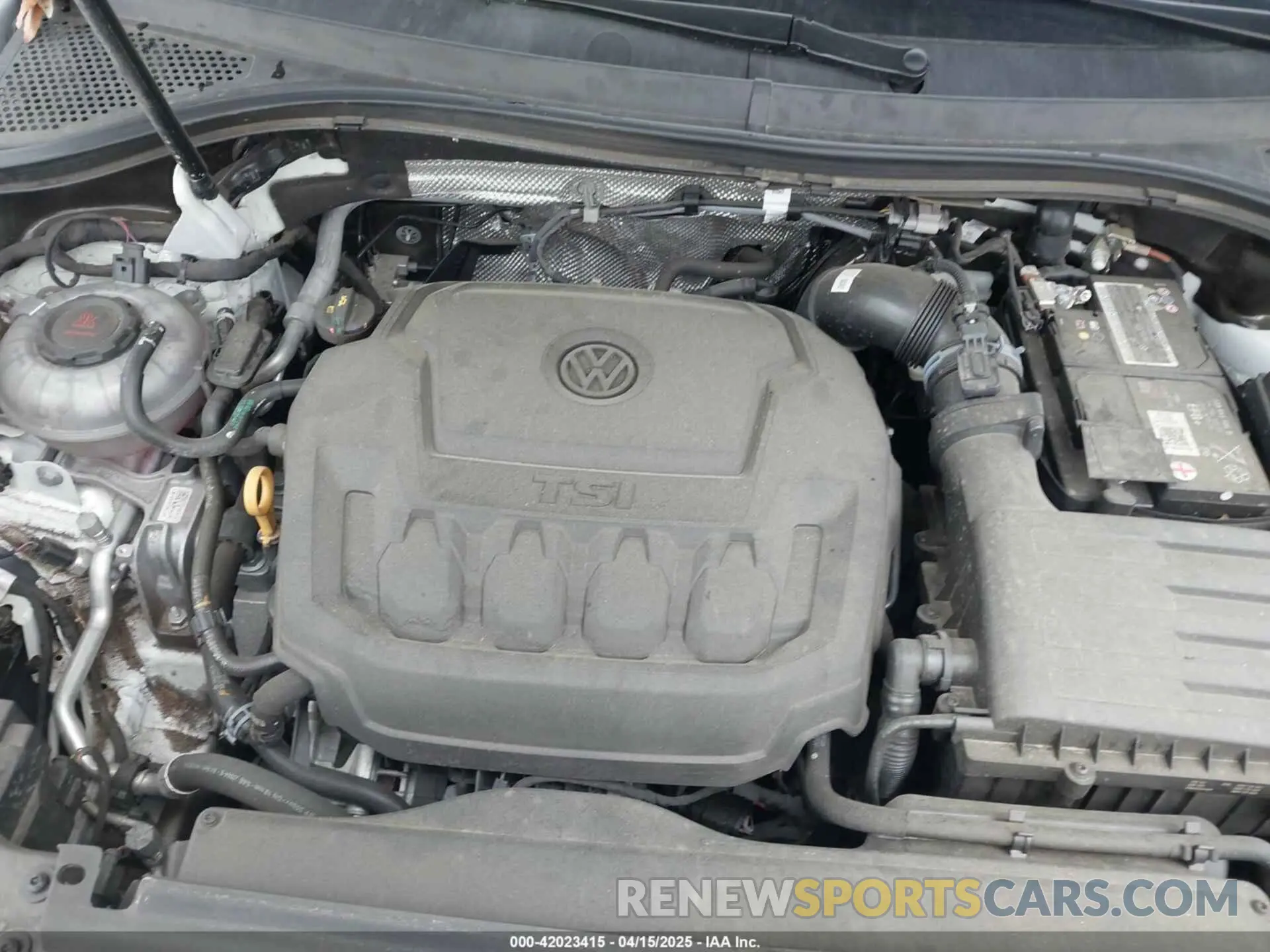 10 Photograph of a damaged car 3VVMB7AX0PM036876 VOLKSWAGEN TIGUAN 2023
