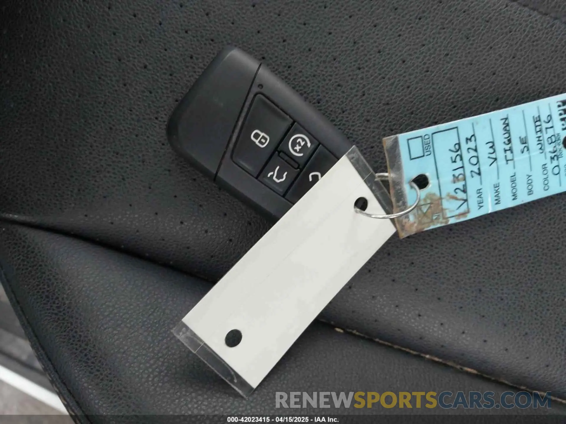 11 Photograph of a damaged car 3VVMB7AX0PM036876 VOLKSWAGEN TIGUAN 2023
