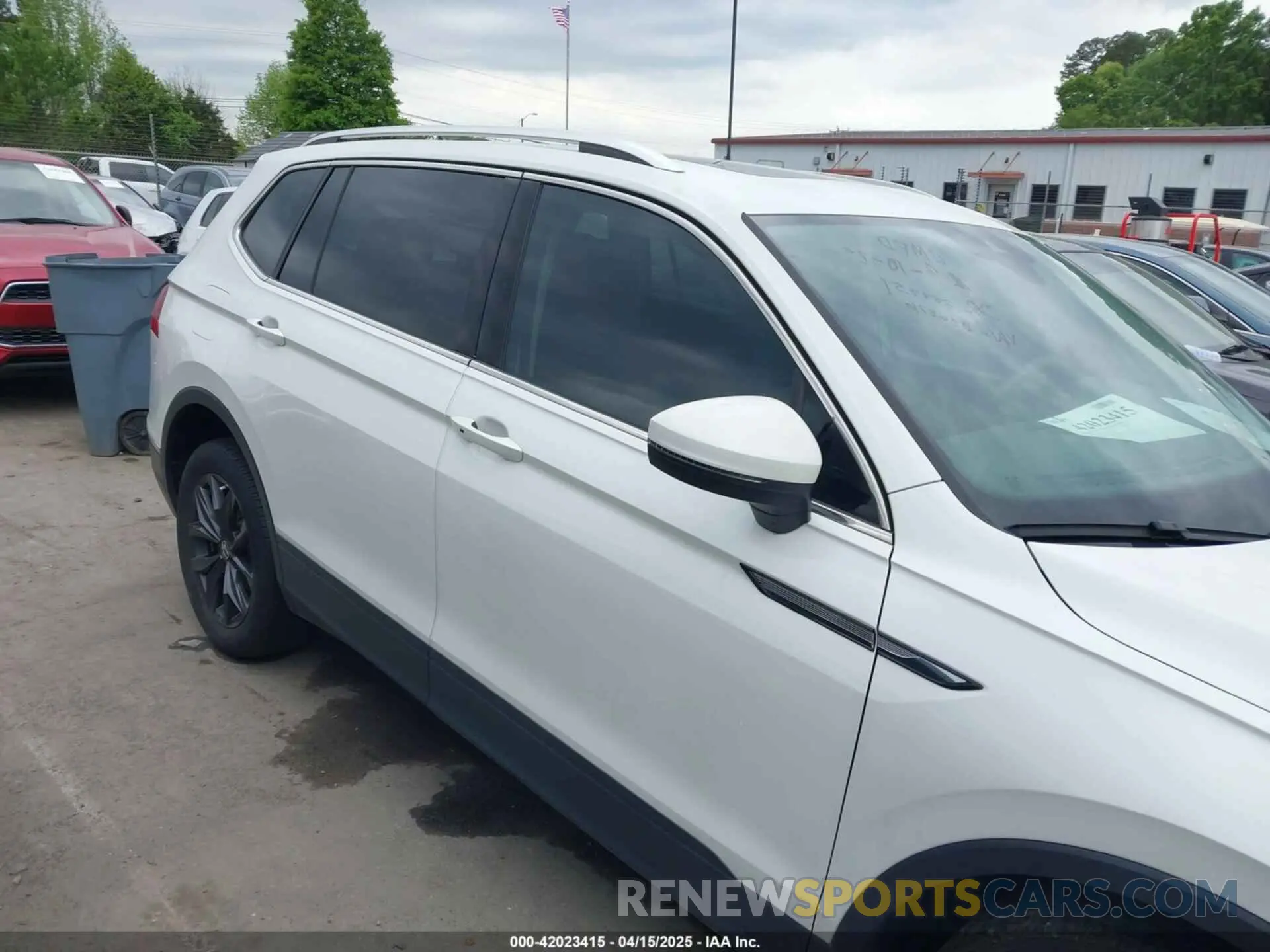 13 Photograph of a damaged car 3VVMB7AX0PM036876 VOLKSWAGEN TIGUAN 2023