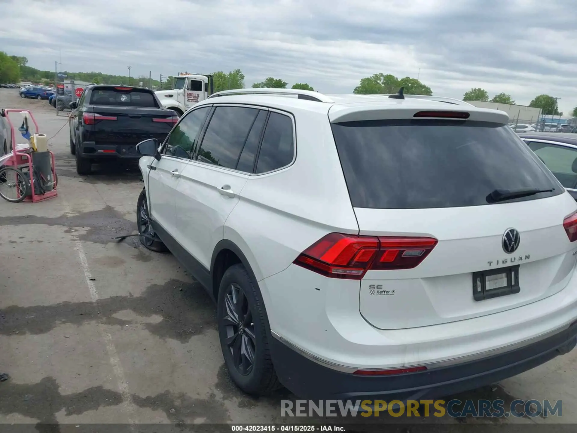 3 Photograph of a damaged car 3VVMB7AX0PM036876 VOLKSWAGEN TIGUAN 2023