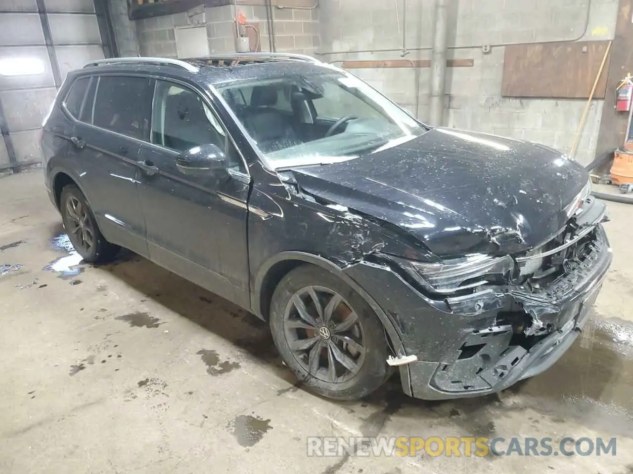 4 Photograph of a damaged car 3VVMB7AX0PM074835 VOLKSWAGEN TIGUAN 2023