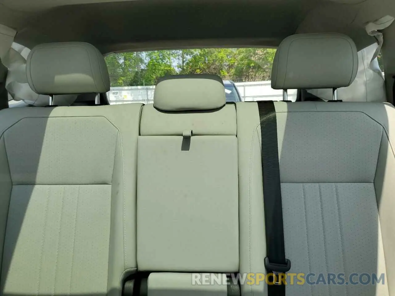 10 Photograph of a damaged car 3VVMB7AX3PM036760 VOLKSWAGEN TIGUAN 2023