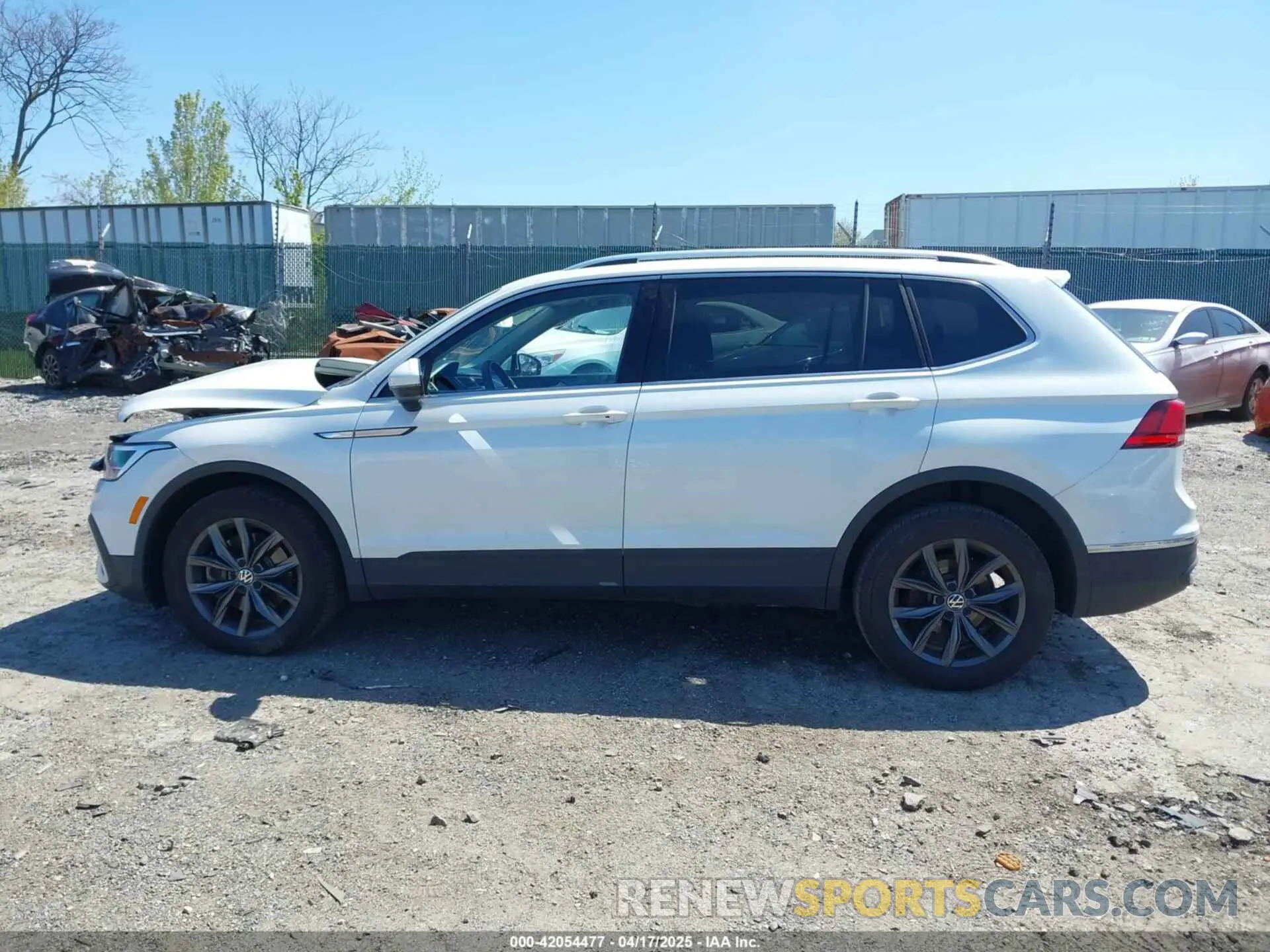 13 Photograph of a damaged car 3VVMB7AX4PM128427 VOLKSWAGEN TIGUAN 2023