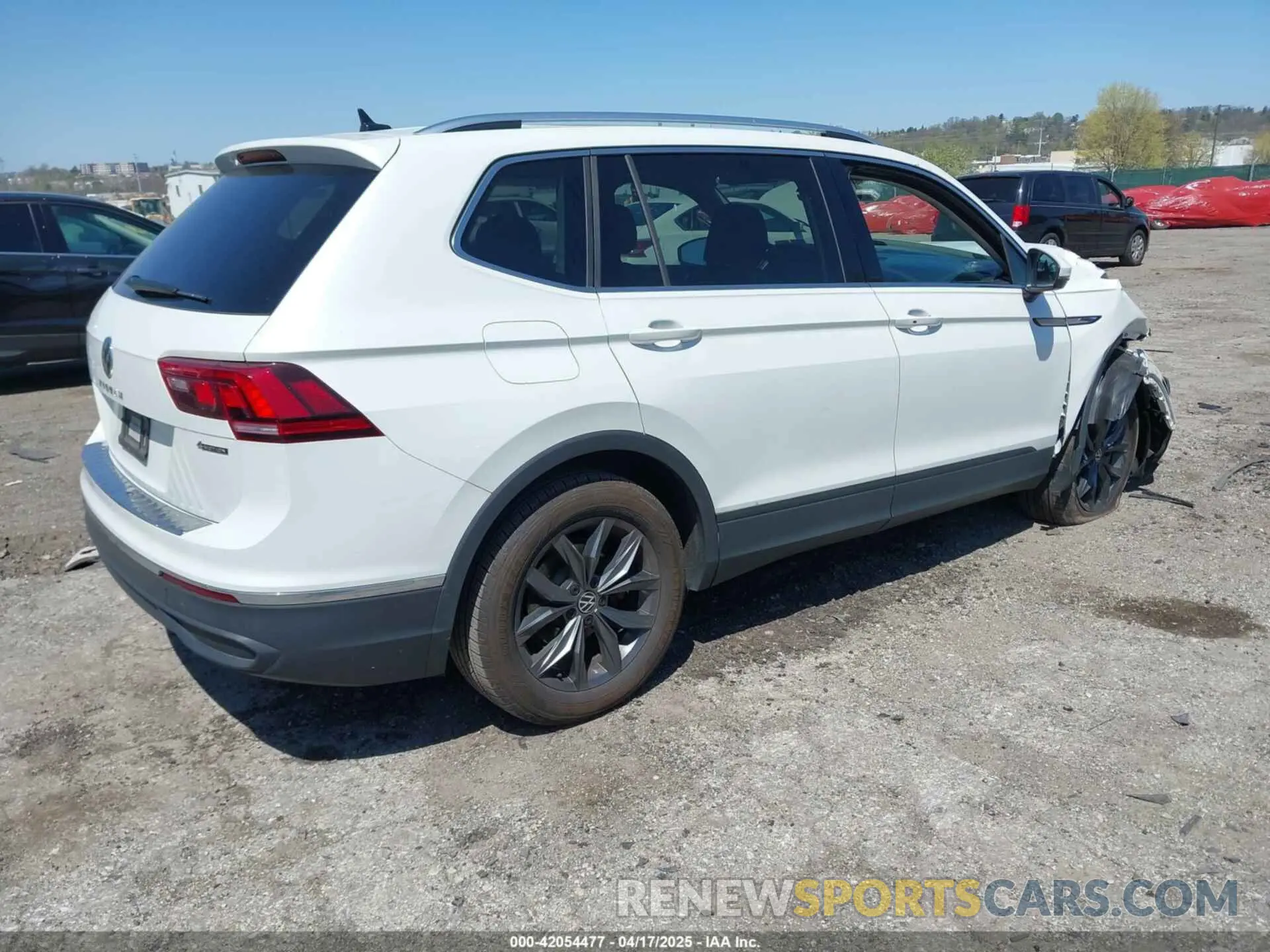 4 Photograph of a damaged car 3VVMB7AX4PM128427 VOLKSWAGEN TIGUAN 2023