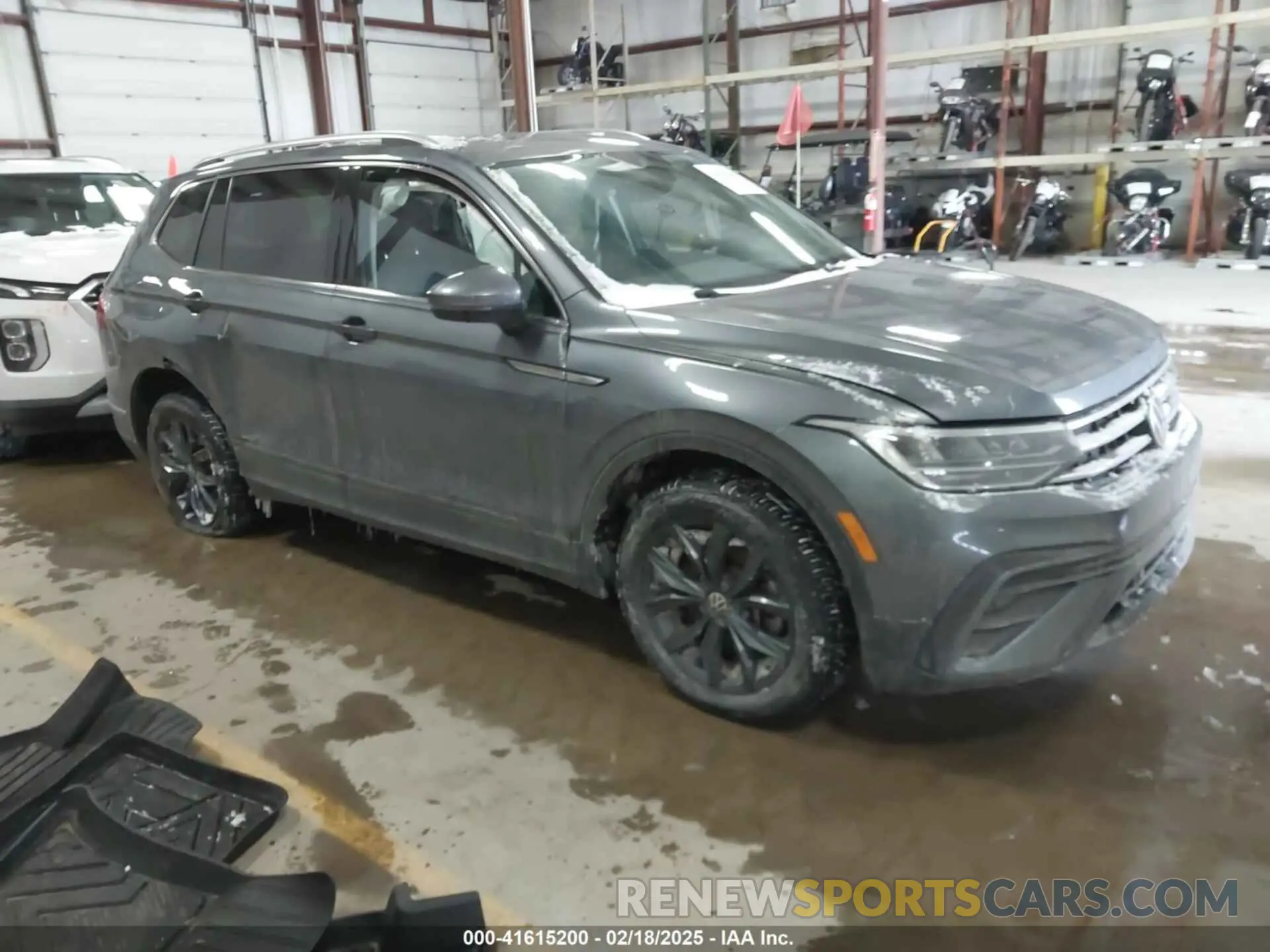 1 Photograph of a damaged car 3VVMB7AX5PM013447 VOLKSWAGEN TIGUAN 2023
