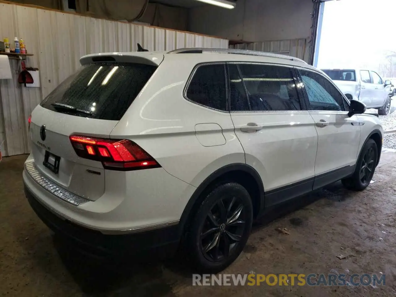 3 Photograph of a damaged car 3VVMB7AX6PM028670 VOLKSWAGEN TIGUAN 2023