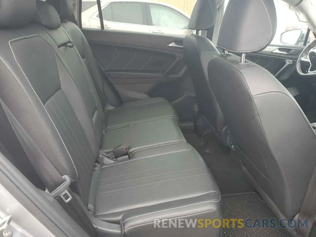 11 Photograph of a damaged car 3VVMB7AX8PM011840 VOLKSWAGEN TIGUAN 2023