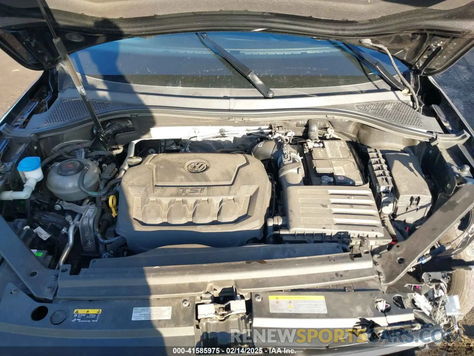 10 Photograph of a damaged car 3VVMB7AX8PM032557 VOLKSWAGEN TIGUAN 2023