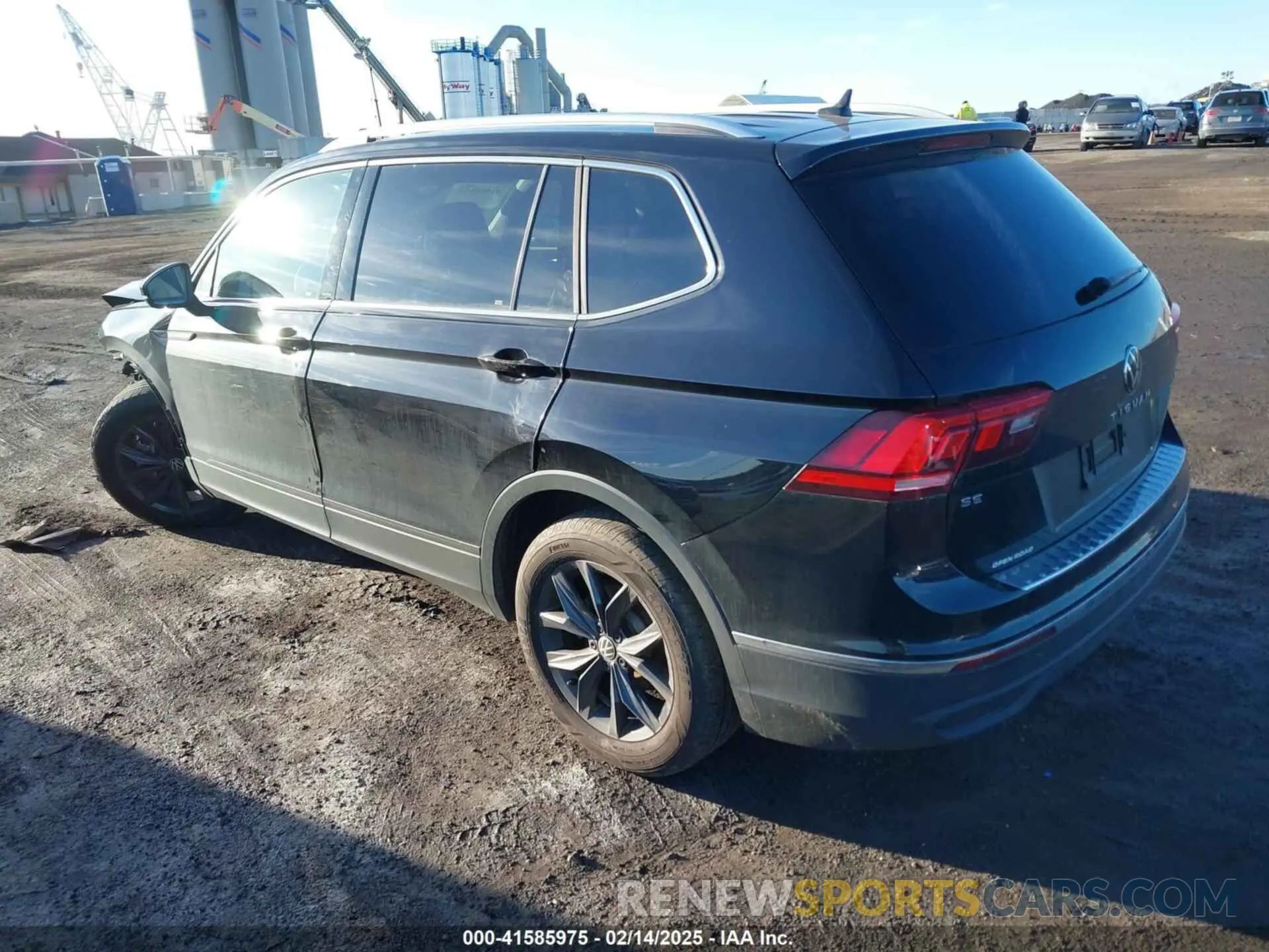 3 Photograph of a damaged car 3VVMB7AX8PM032557 VOLKSWAGEN TIGUAN 2023