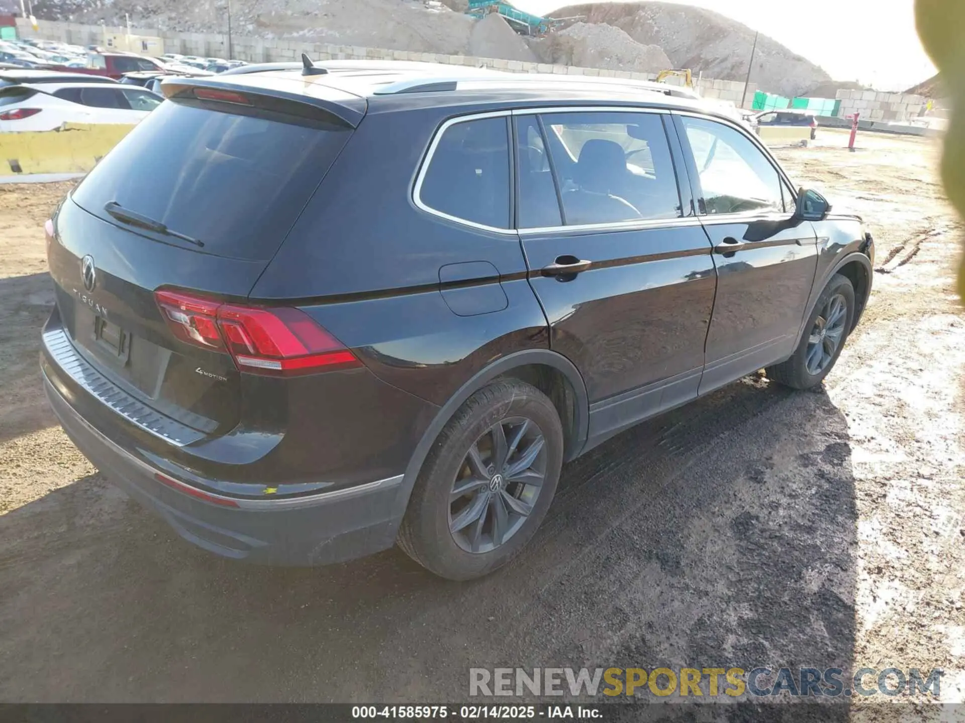 4 Photograph of a damaged car 3VVMB7AX8PM032557 VOLKSWAGEN TIGUAN 2023