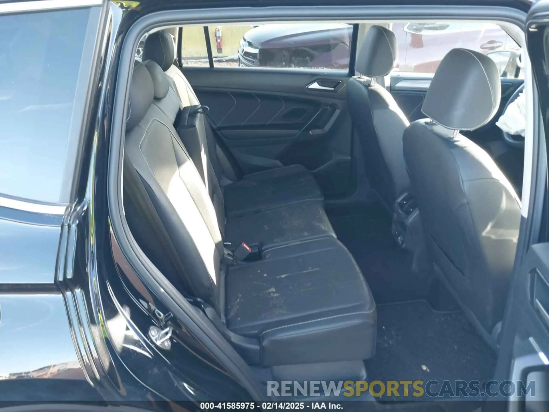 8 Photograph of a damaged car 3VVMB7AX8PM032557 VOLKSWAGEN TIGUAN 2023
