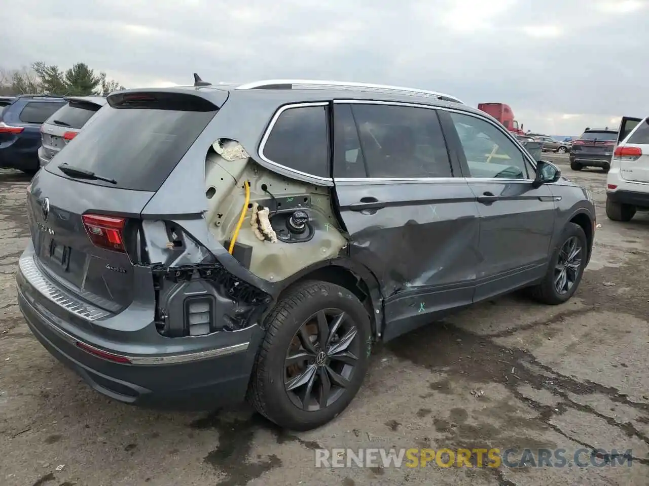 3 Photograph of a damaged car 3VVMB7AX8PM072198 VOLKSWAGEN TIGUAN 2023