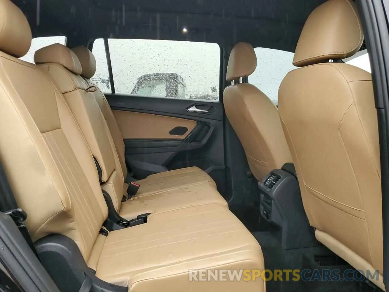 11 Photograph of a damaged car 3VVNB7AX0PM100371 VOLKSWAGEN TIGUAN 2023