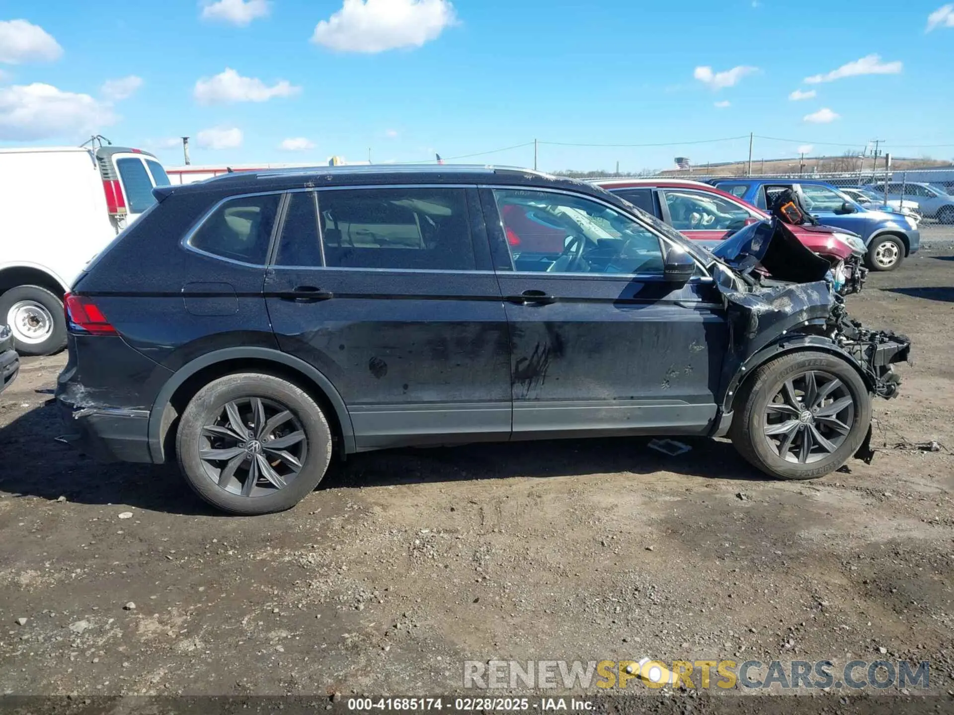 13 Photograph of a damaged car 3VVNB7AX1PM040486 VOLKSWAGEN TIGUAN 2023