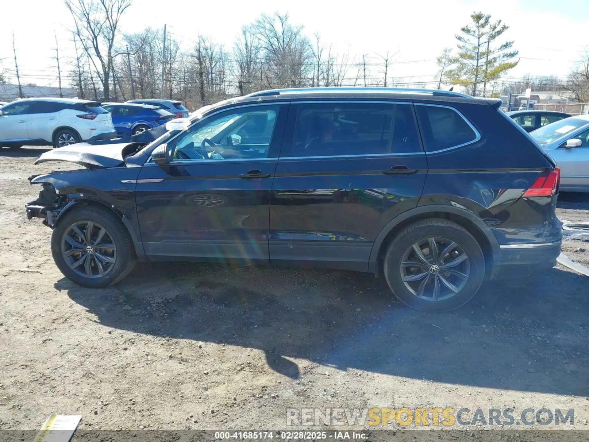 14 Photograph of a damaged car 3VVNB7AX1PM040486 VOLKSWAGEN TIGUAN 2023