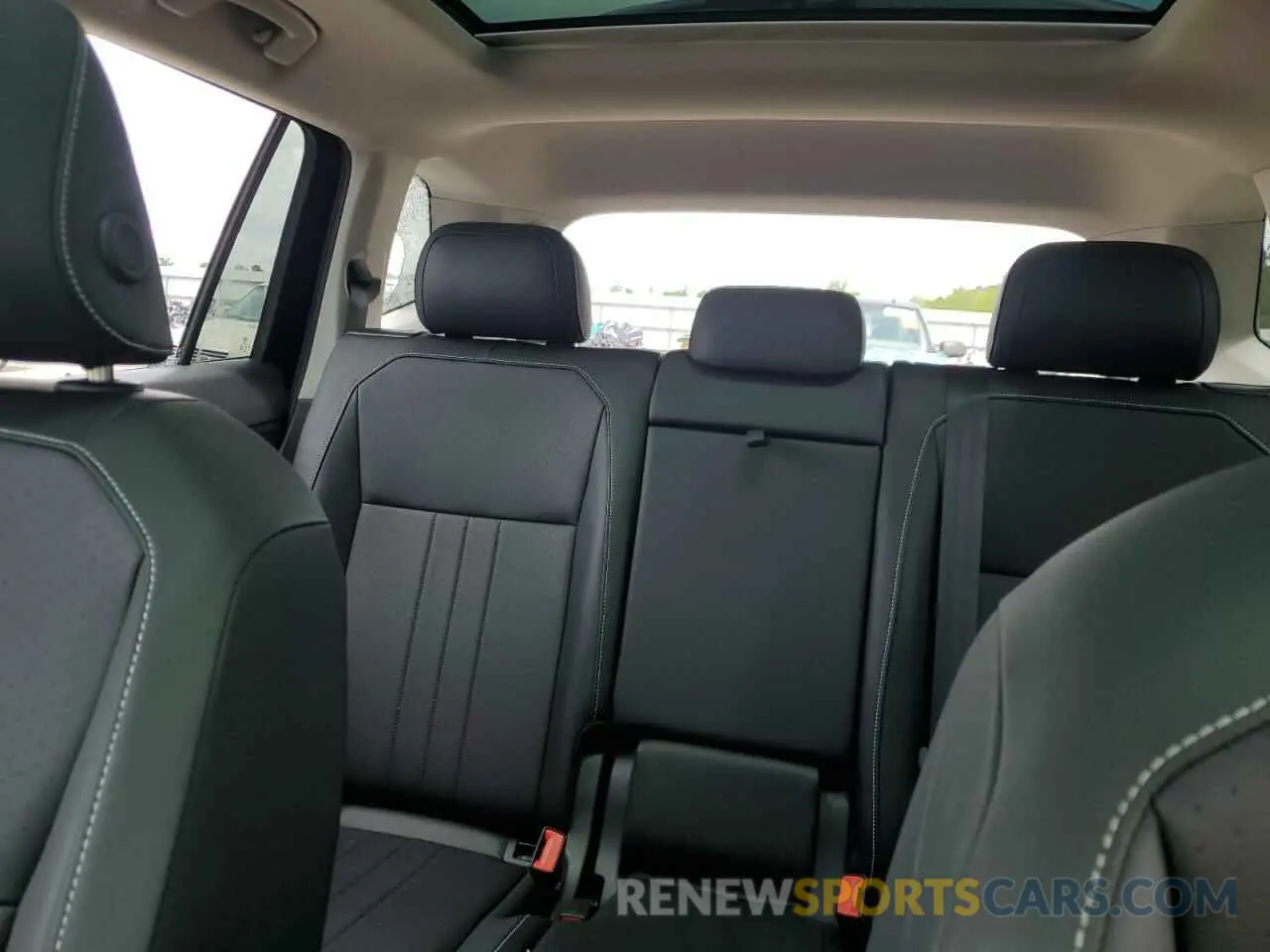 10 Photograph of a damaged car 3VVNB7AX1PM065825 VOLKSWAGEN TIGUAN 2023