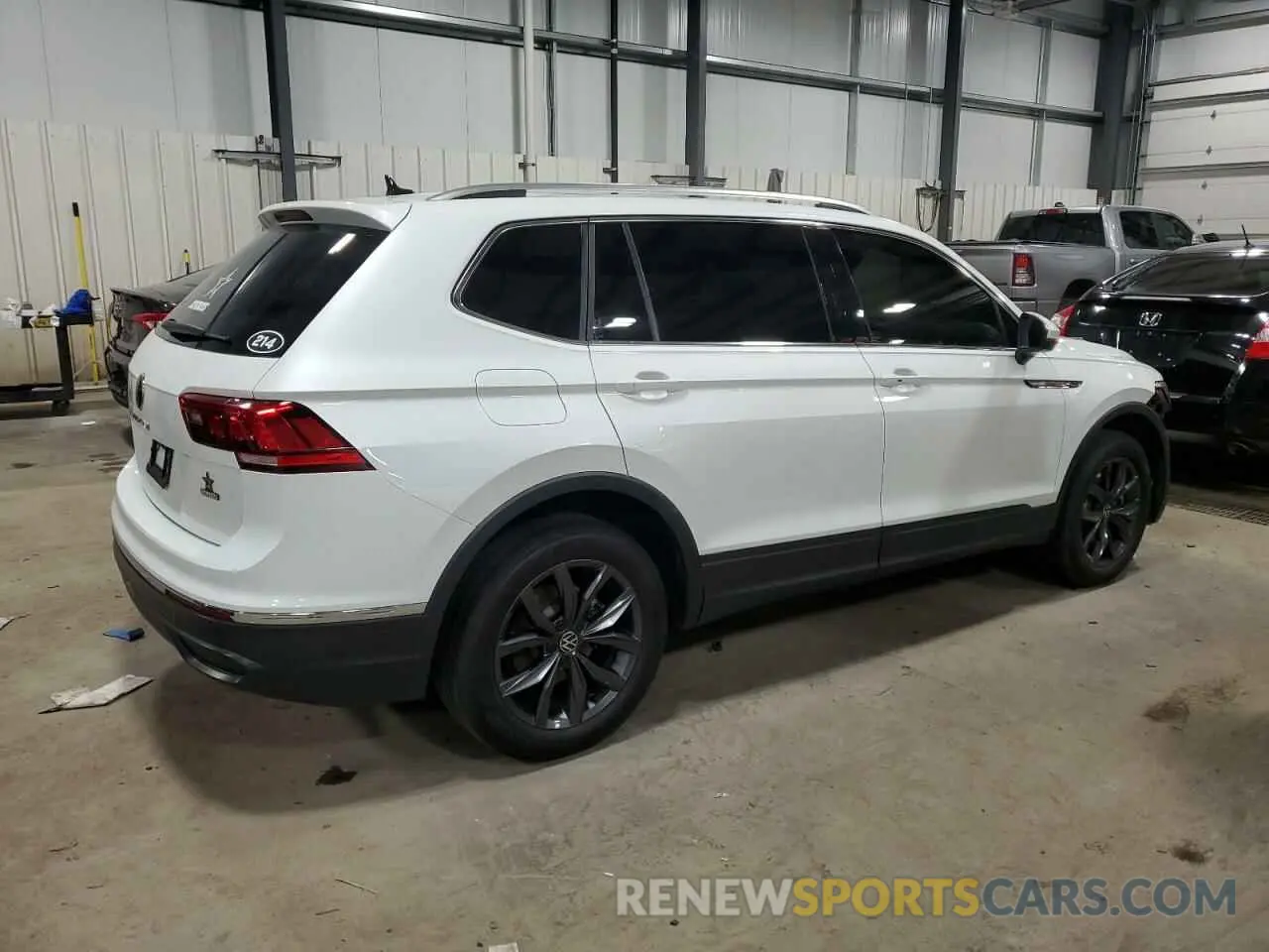 3 Photograph of a damaged car 3VVNB7AX2PM028931 VOLKSWAGEN TIGUAN 2023