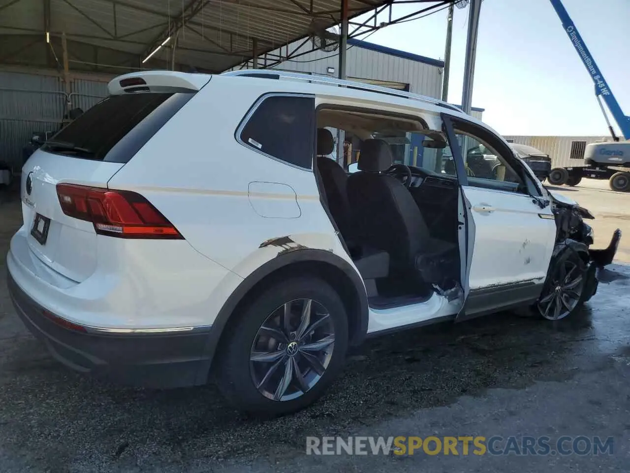 3 Photograph of a damaged car 3VVNB7AX3PM085428 VOLKSWAGEN TIGUAN 2023