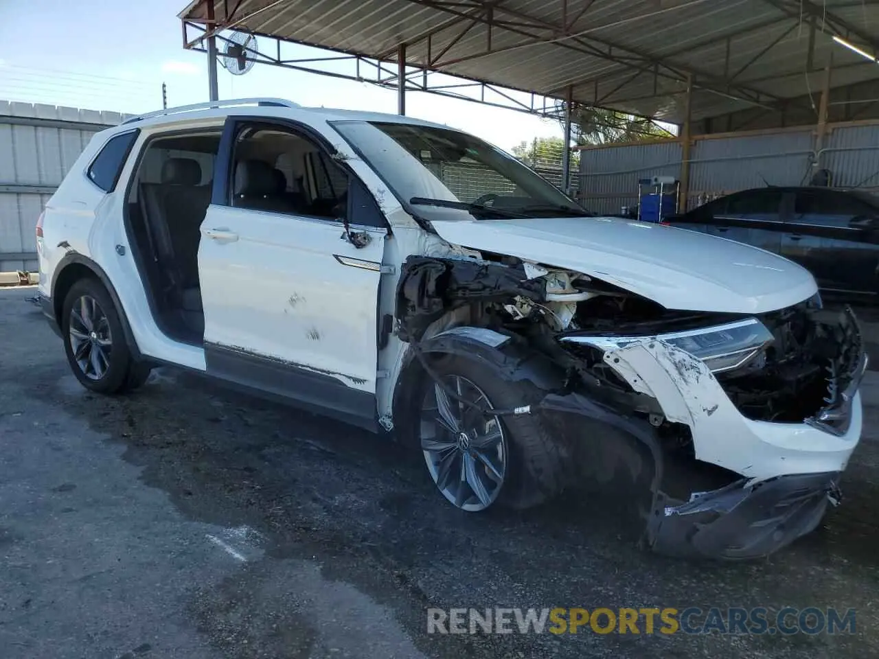 4 Photograph of a damaged car 3VVNB7AX3PM085428 VOLKSWAGEN TIGUAN 2023