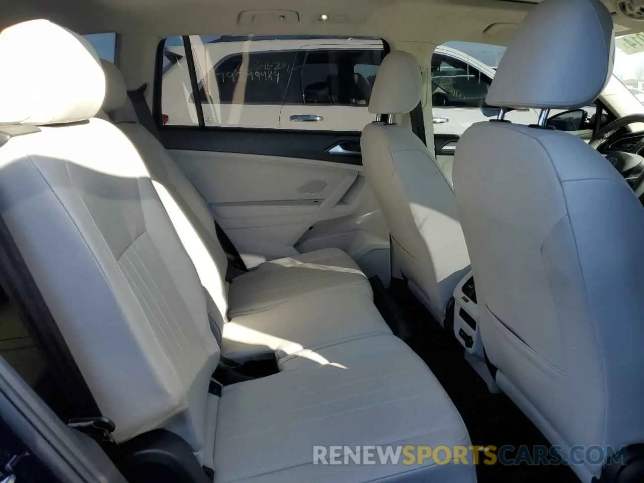 10 Photograph of a damaged car 3VVNB7AX4PM024346 VOLKSWAGEN TIGUAN 2023