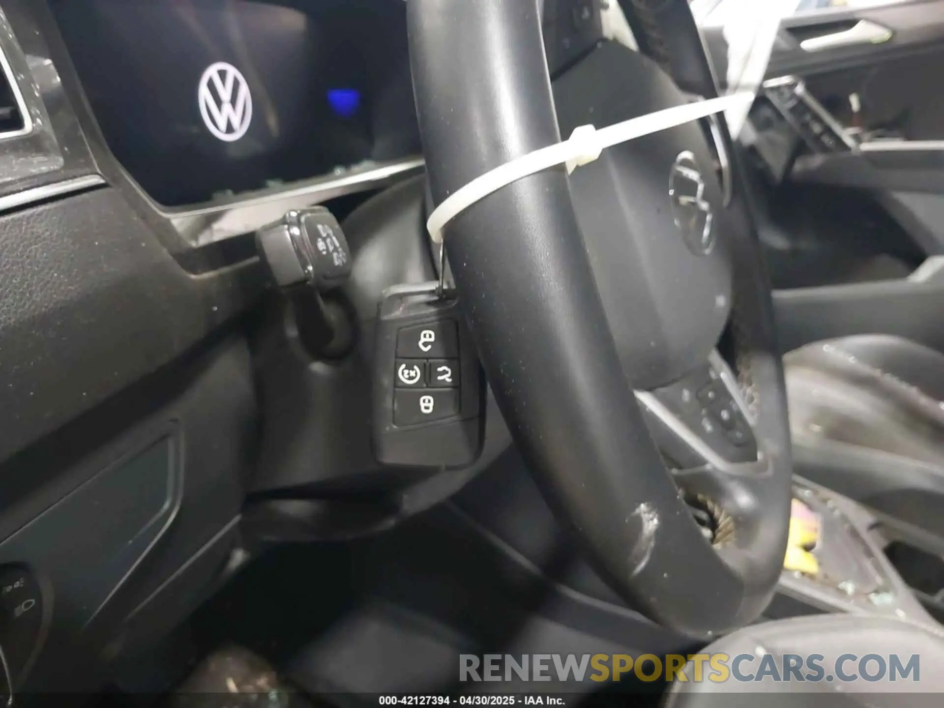11 Photograph of a damaged car 3VVNB7AX5PM096138 VOLKSWAGEN TIGUAN 2023