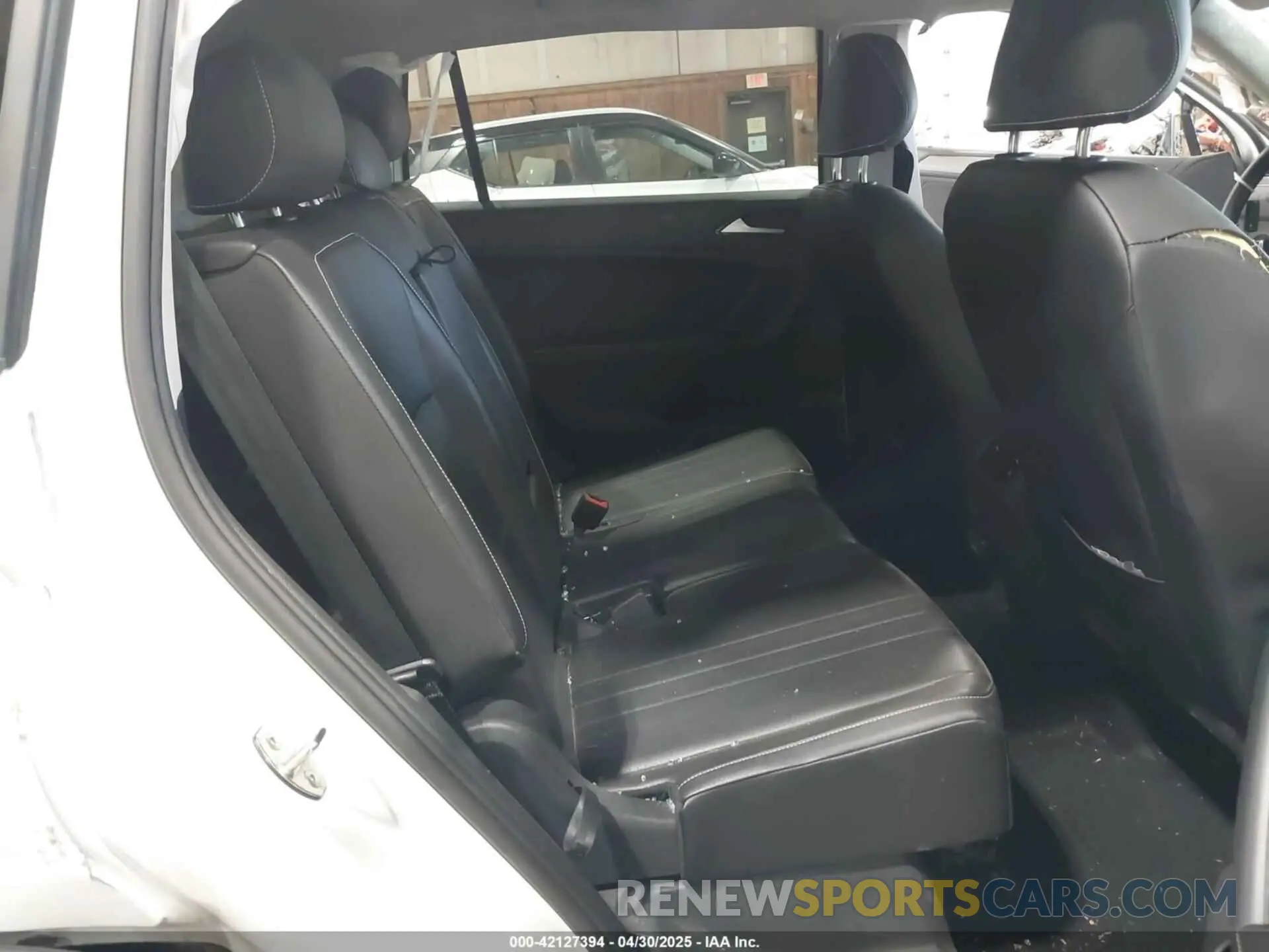 8 Photograph of a damaged car 3VVNB7AX5PM096138 VOLKSWAGEN TIGUAN 2023
