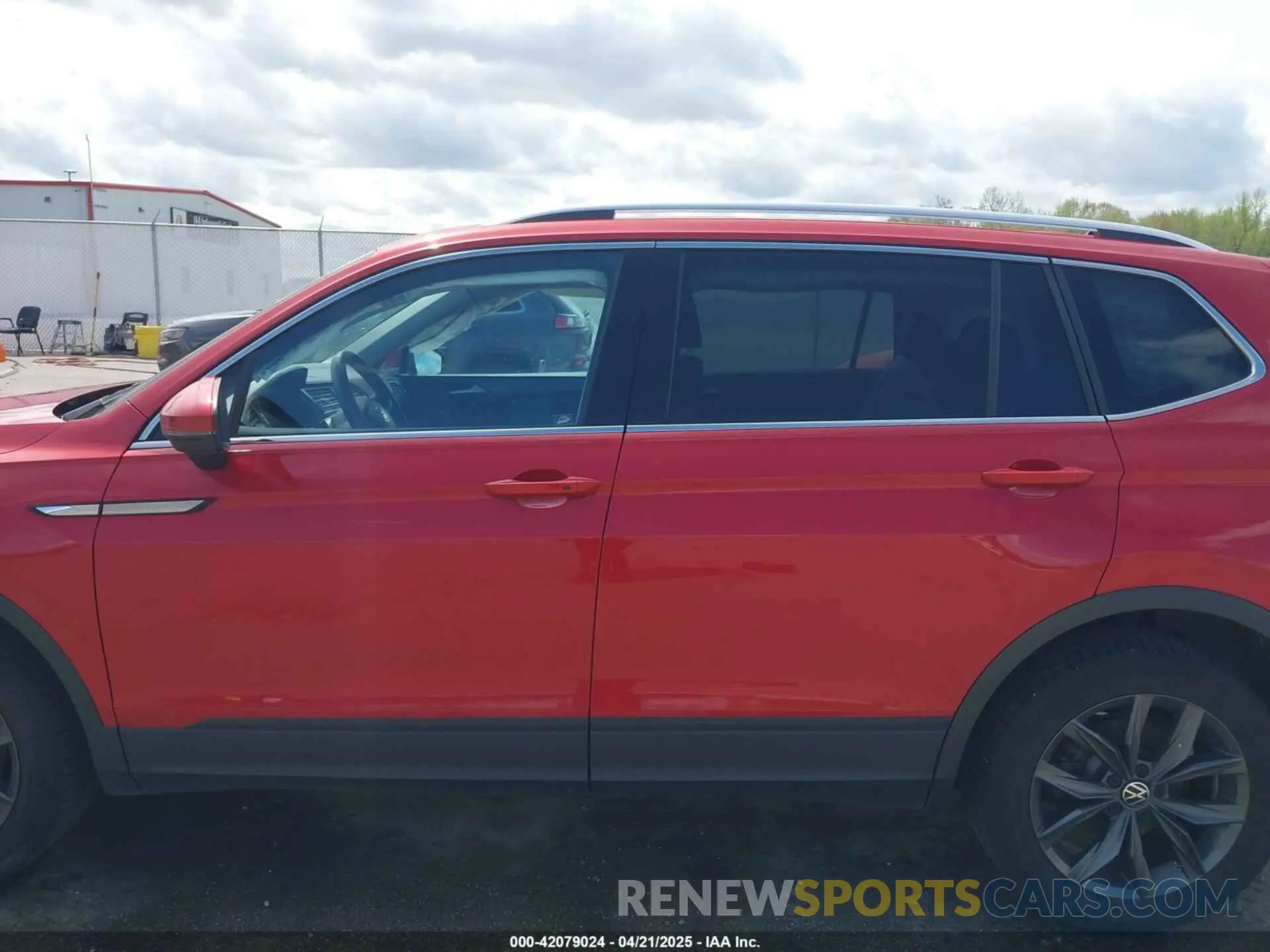 14 Photograph of a damaged car 3VVNB7AX7PM094780 VOLKSWAGEN TIGUAN 2023