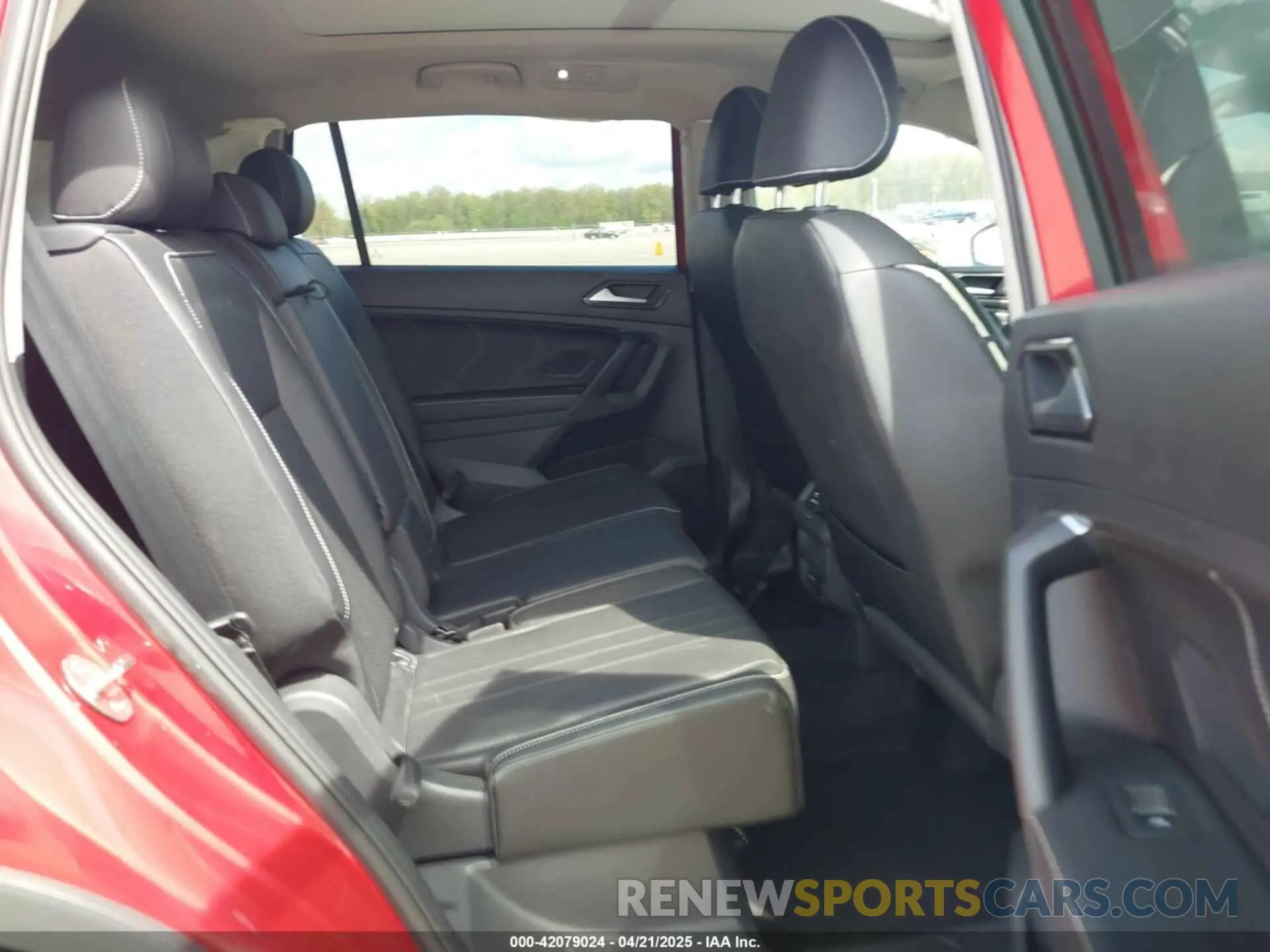 8 Photograph of a damaged car 3VVNB7AX7PM094780 VOLKSWAGEN TIGUAN 2023