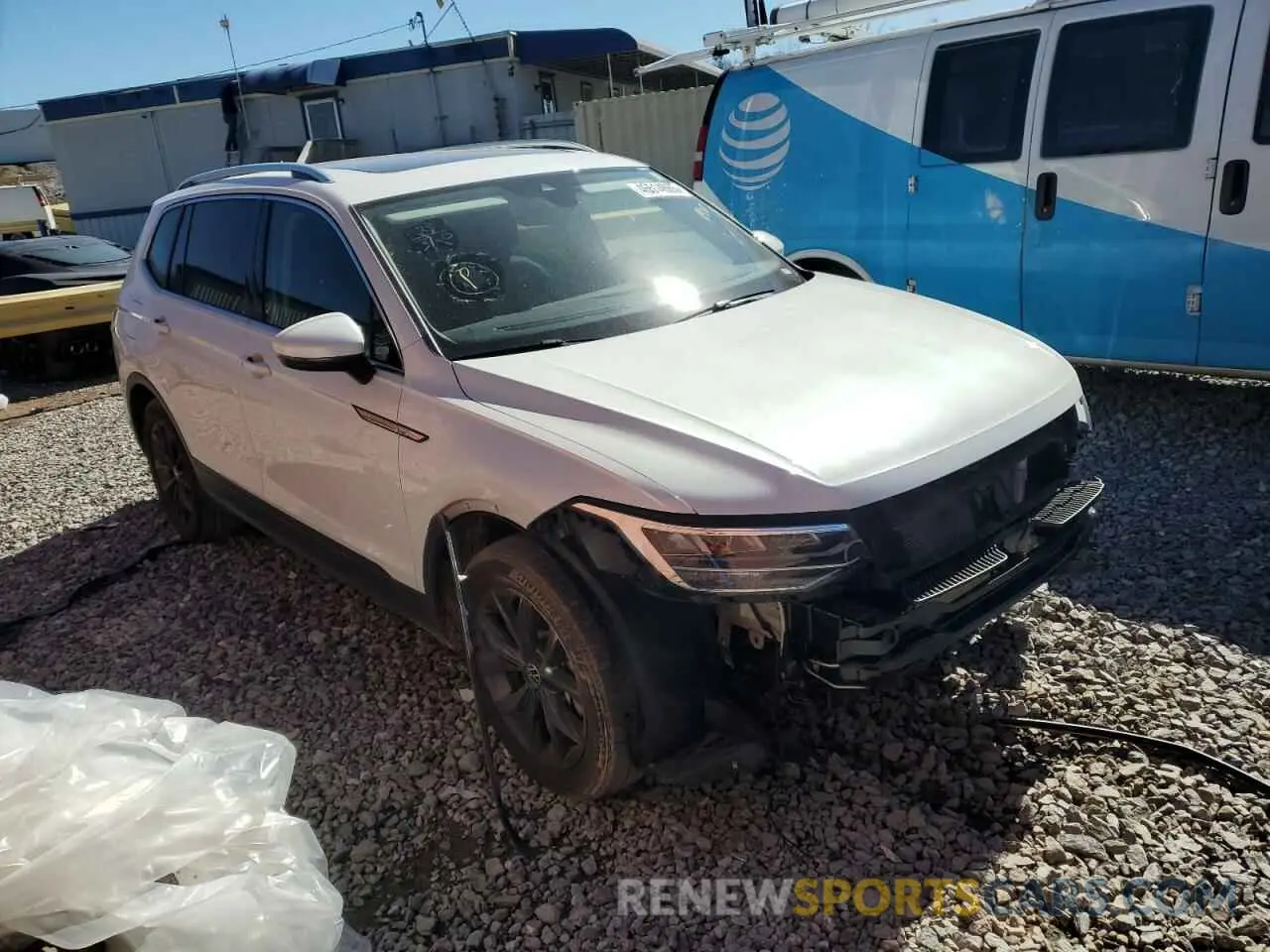 4 Photograph of a damaged car 3VVNB7AX8PM085800 VOLKSWAGEN TIGUAN 2023