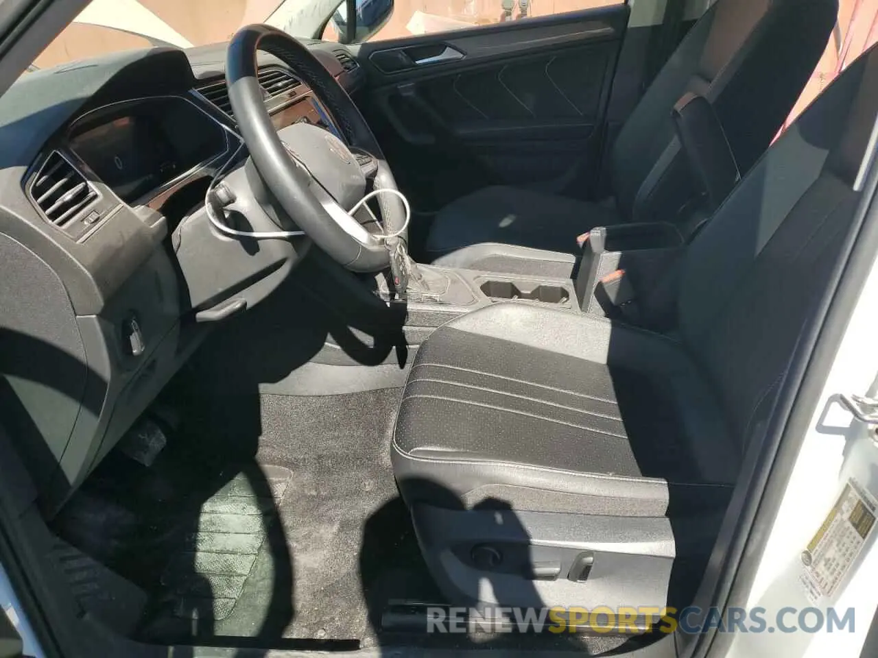 7 Photograph of a damaged car 3VVNB7AX8PM085800 VOLKSWAGEN TIGUAN 2023