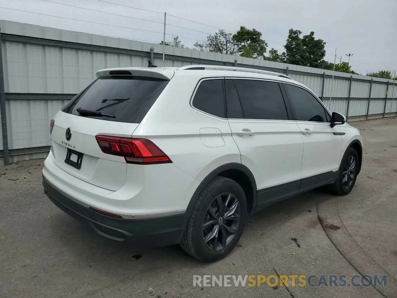 3 Photograph of a damaged car 3VVNB7AX9PM029204 VOLKSWAGEN TIGUAN 2023