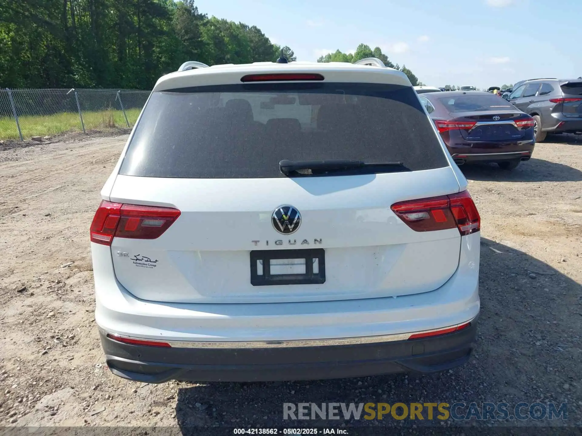 16 Photograph of a damaged car 3VVNB7AX9PM121316 VOLKSWAGEN TIGUAN 2023