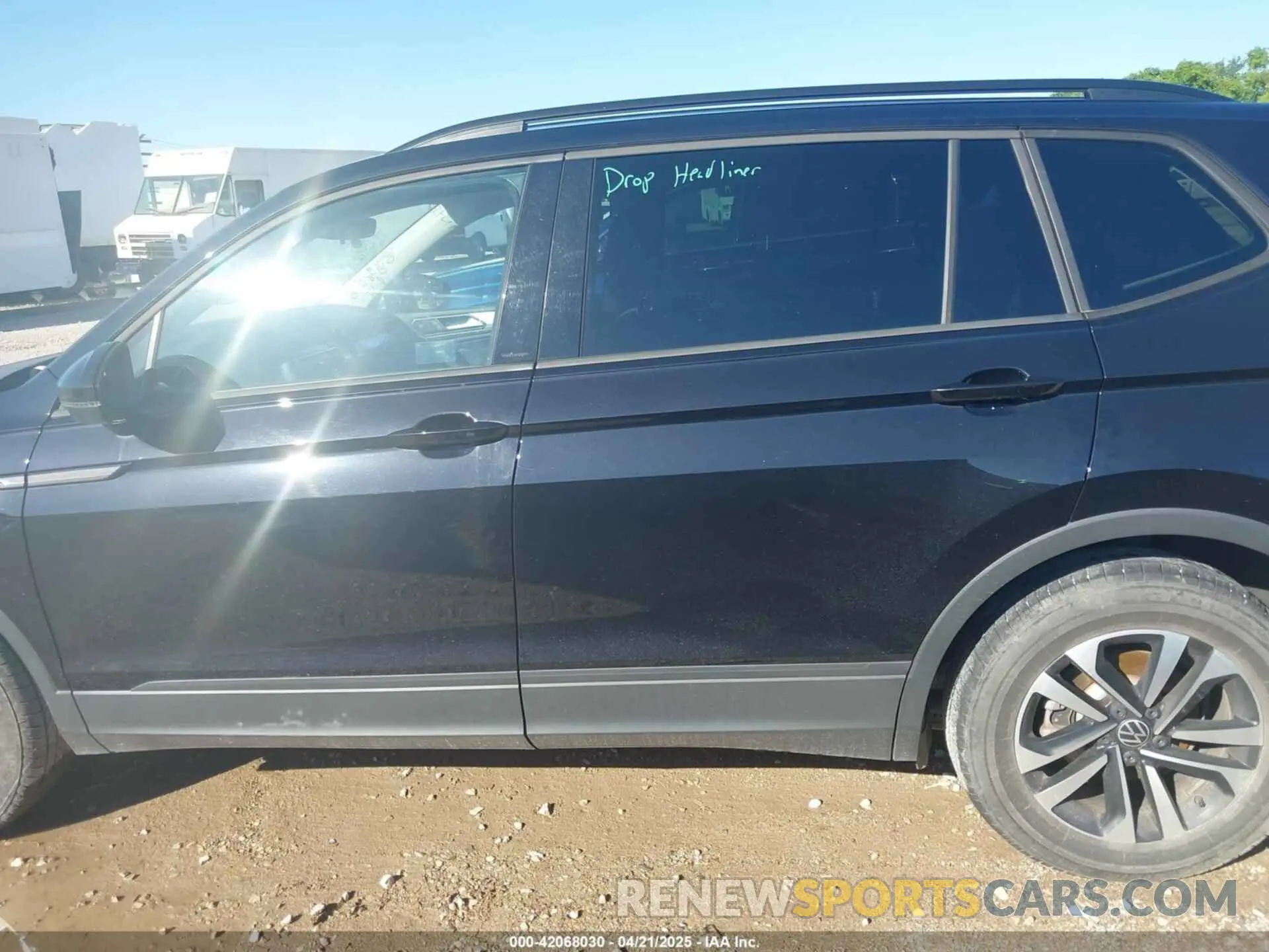 14 Photograph of a damaged car 3VVRB7AX0PM120136 VOLKSWAGEN TIGUAN 2023