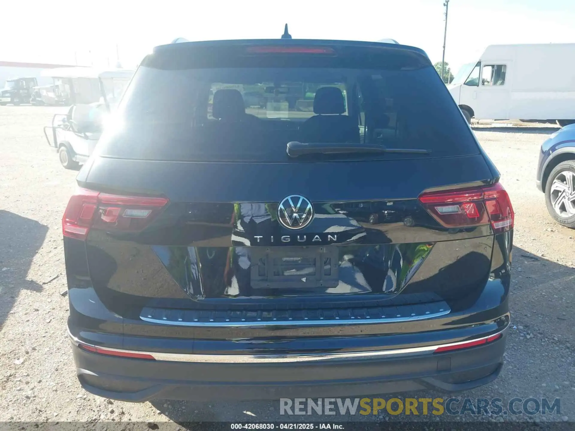 16 Photograph of a damaged car 3VVRB7AX0PM120136 VOLKSWAGEN TIGUAN 2023