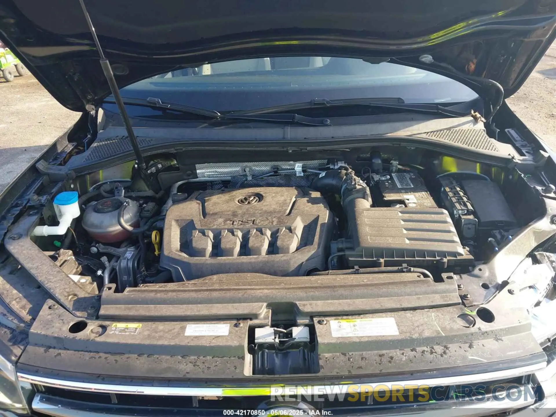 10 Photograph of a damaged car 3VVRB7AX1PM088491 VOLKSWAGEN TIGUAN 2023