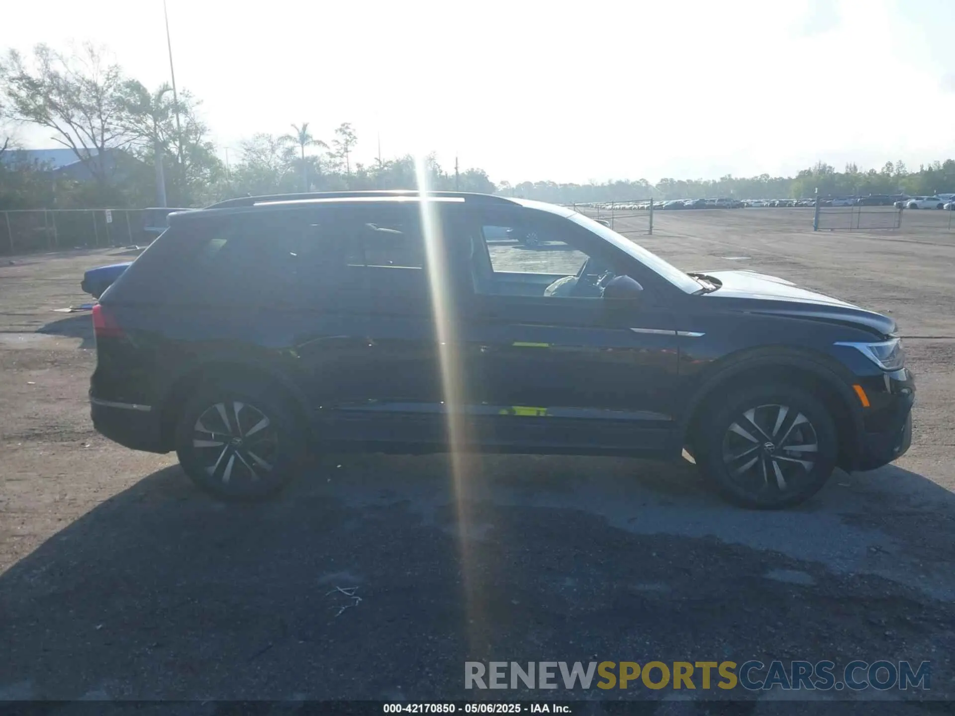 13 Photograph of a damaged car 3VVRB7AX1PM088491 VOLKSWAGEN TIGUAN 2023